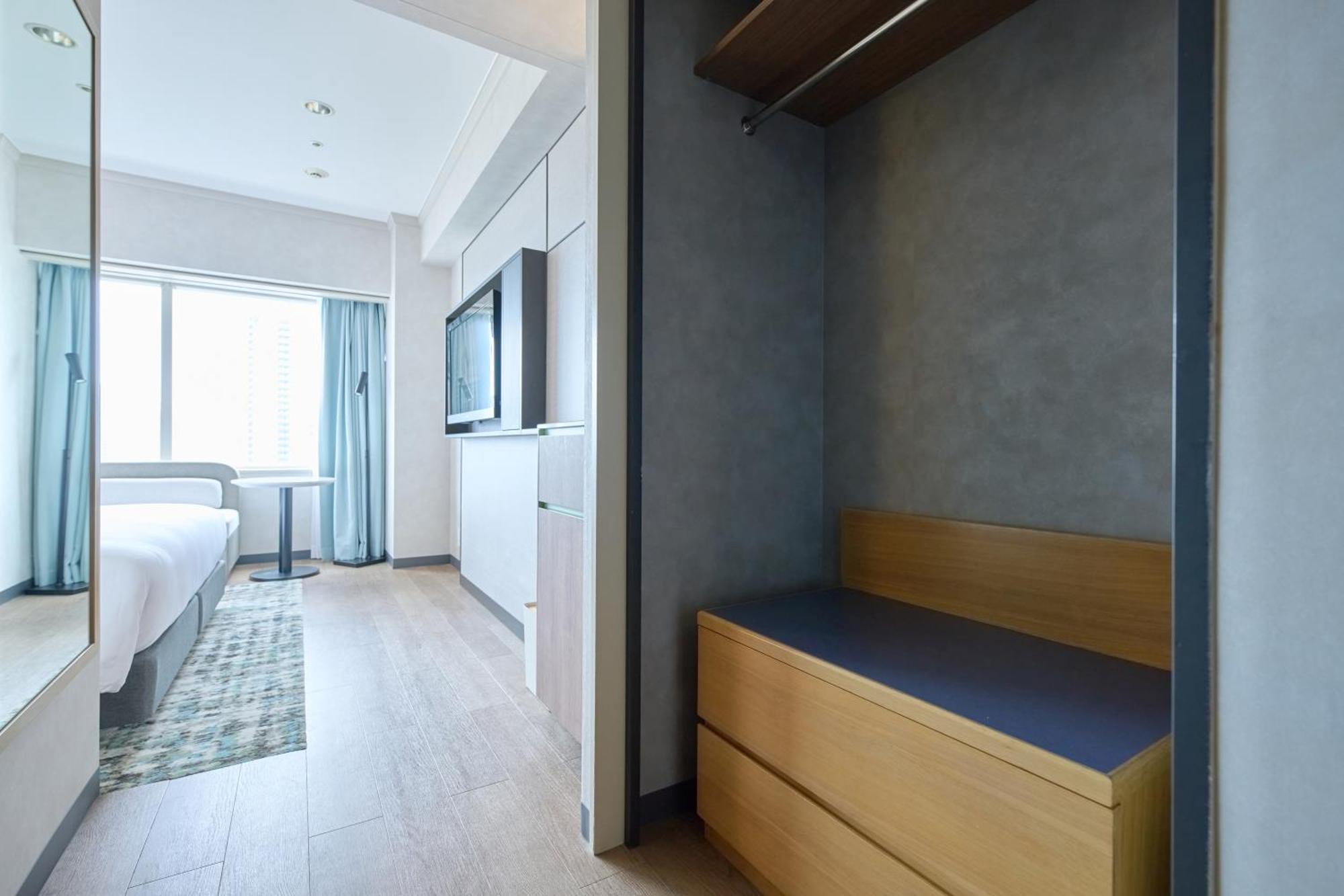 Standard Queen Room Bay View