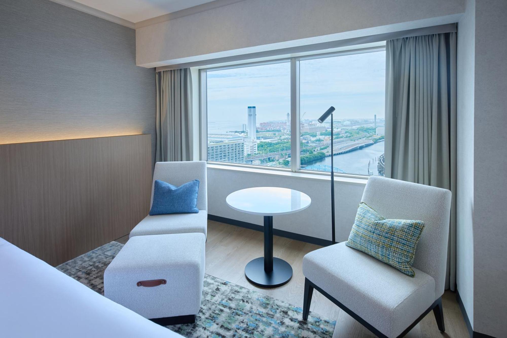 Premium Twin Room Canal View