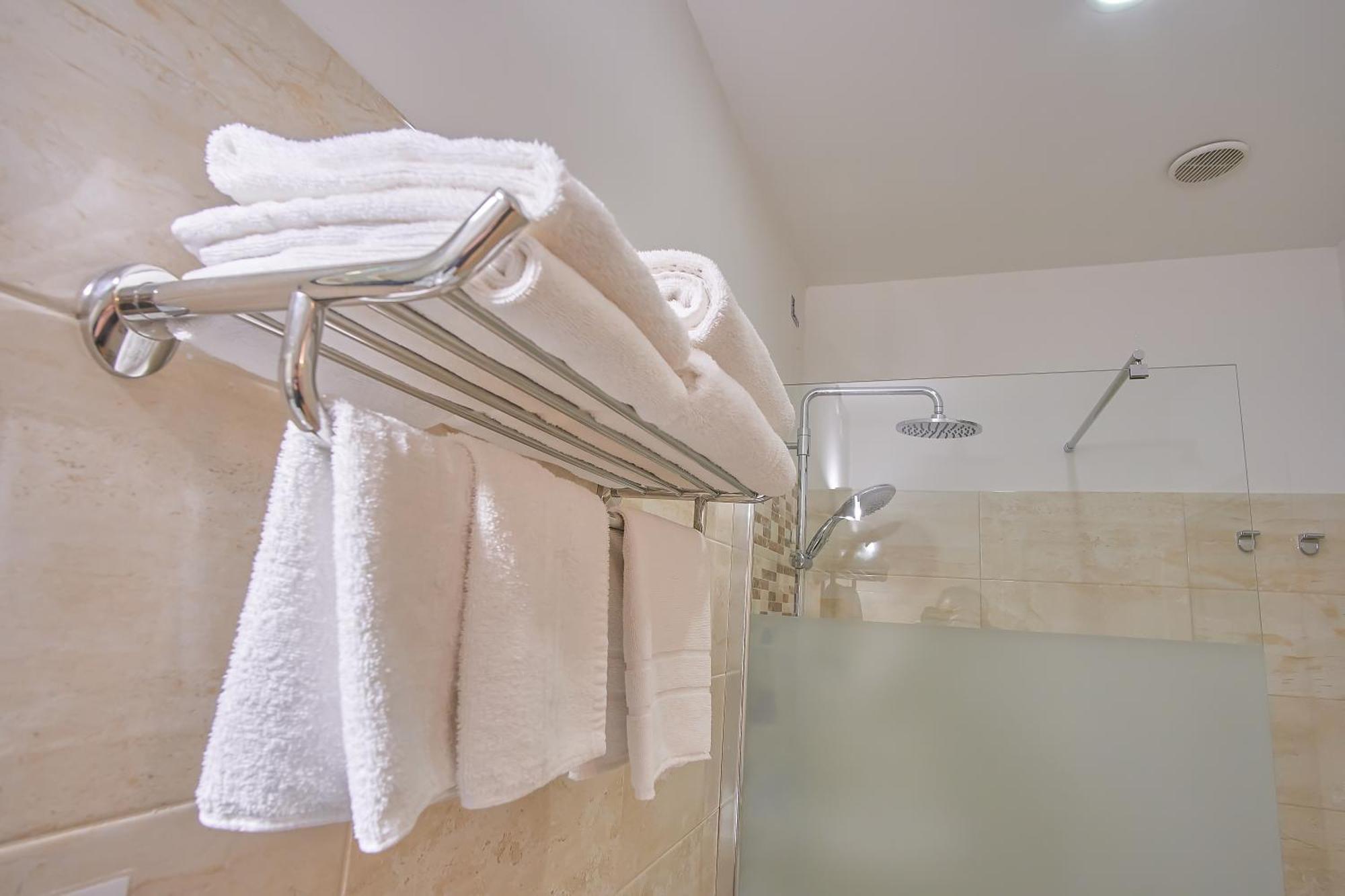 Twin Room Private Bathroom