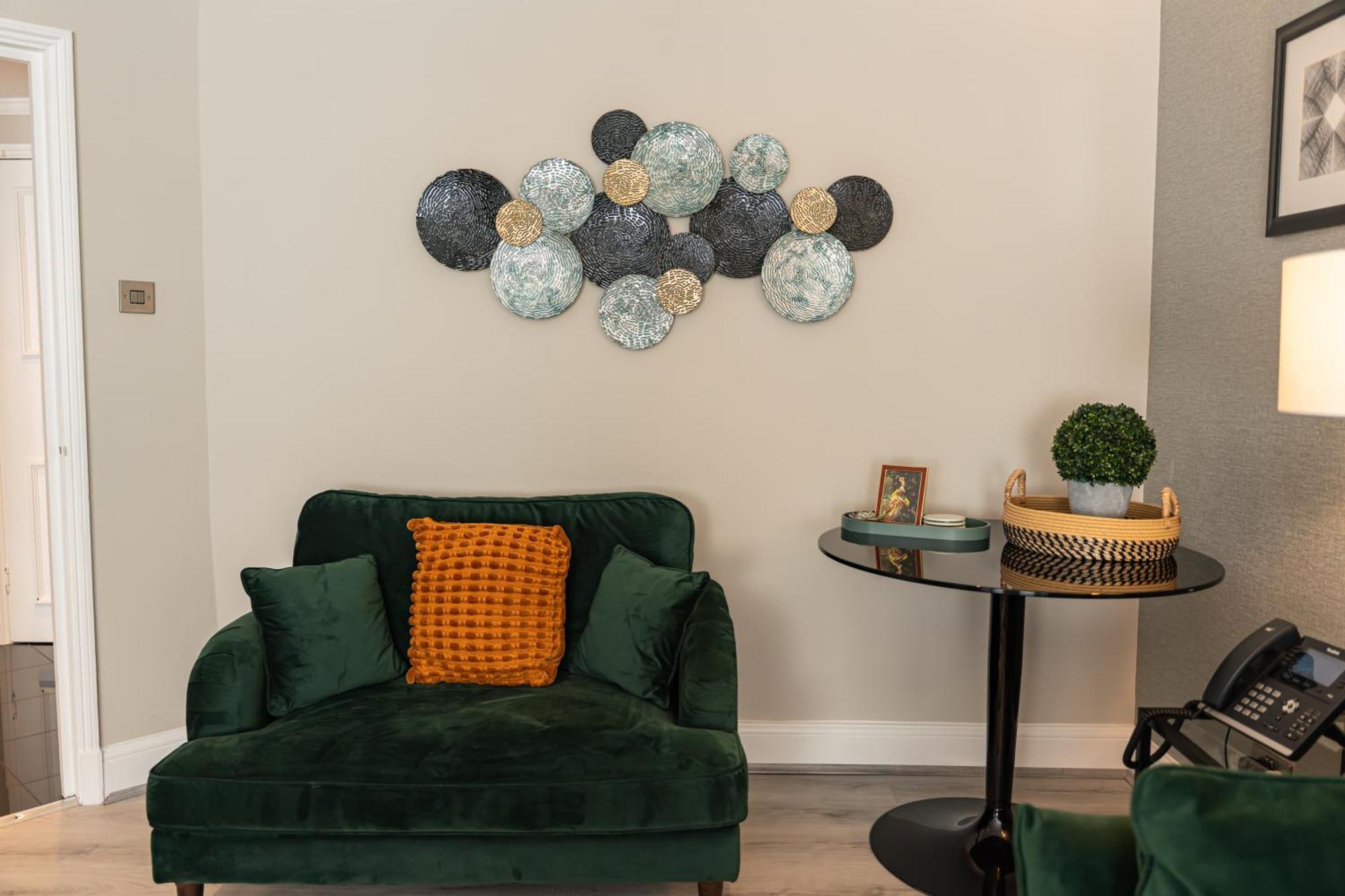 Superior One-Bedroom Apartment