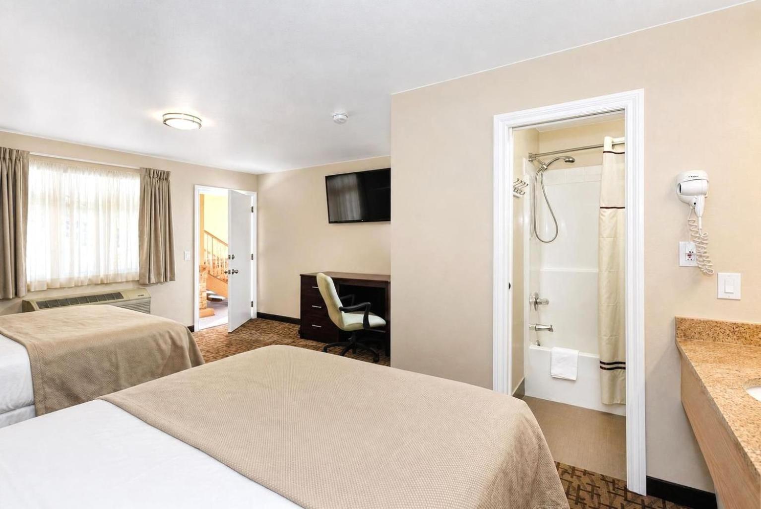 Queen Room Two Queen Beds