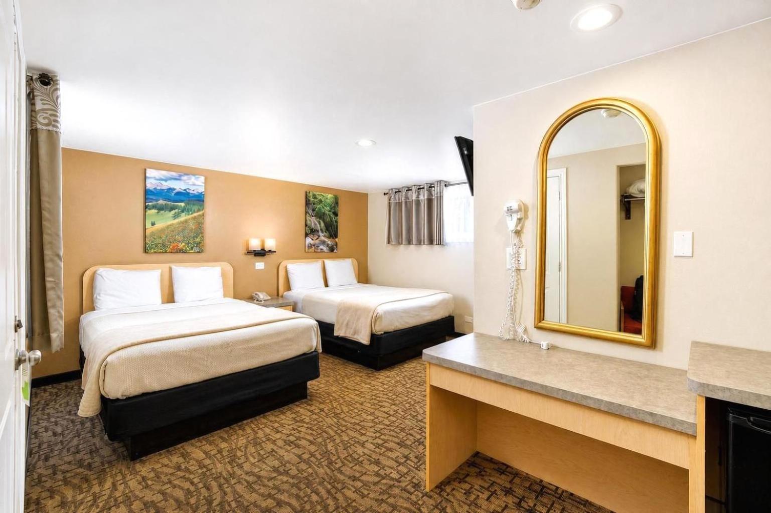 Queen Room Two Queen Beds