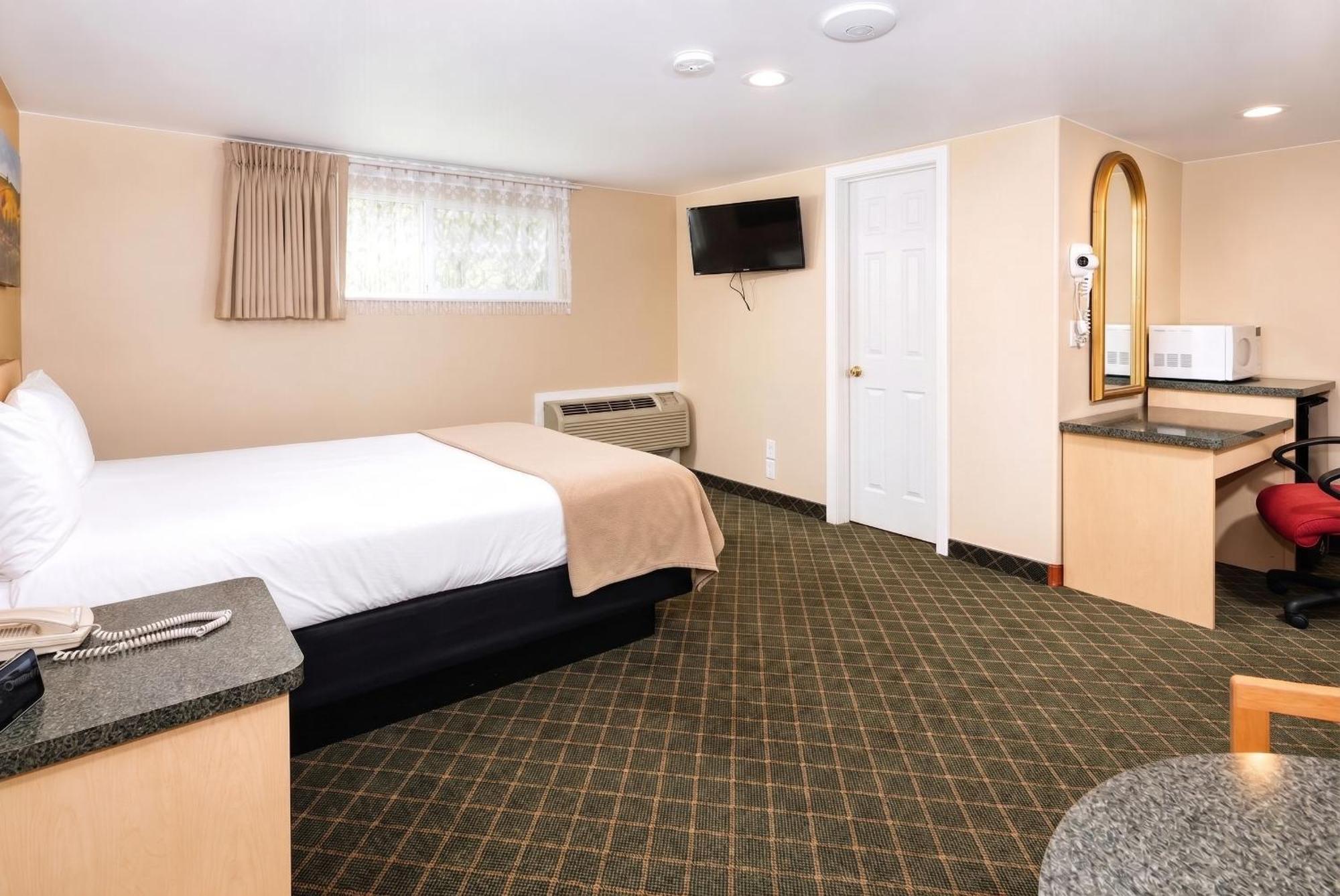Queen Room