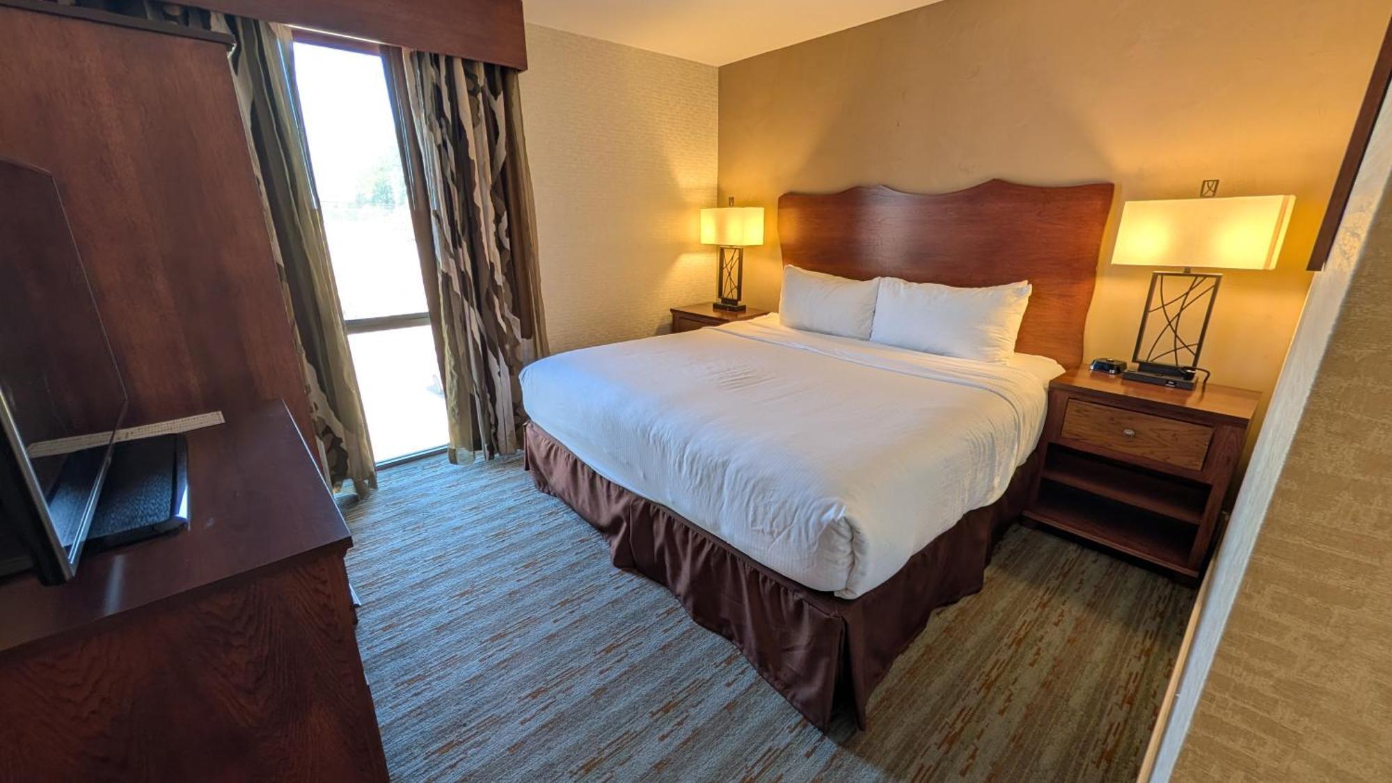 One-Bedroom King Suite Non-Smoking