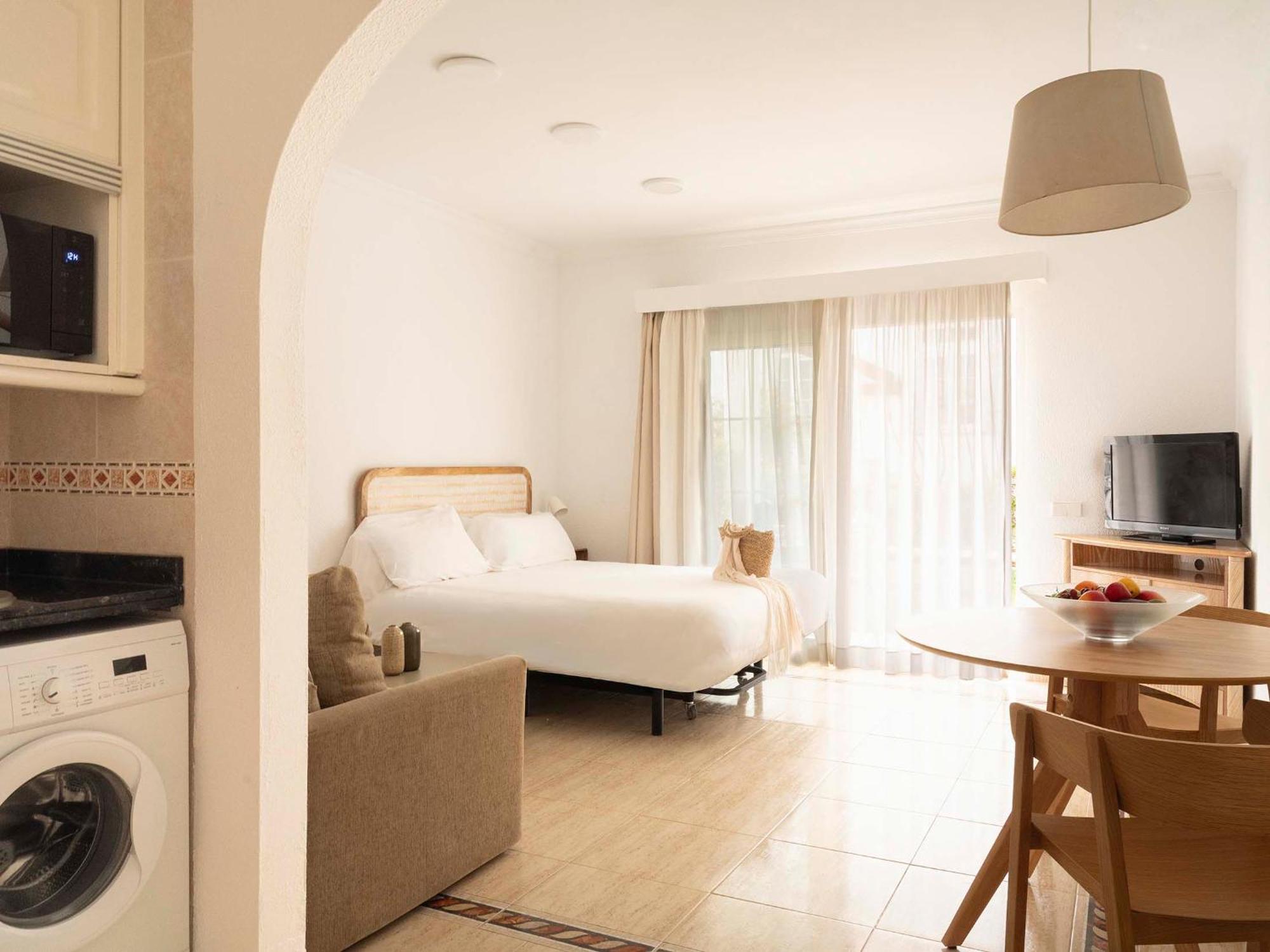 Studio Apartment