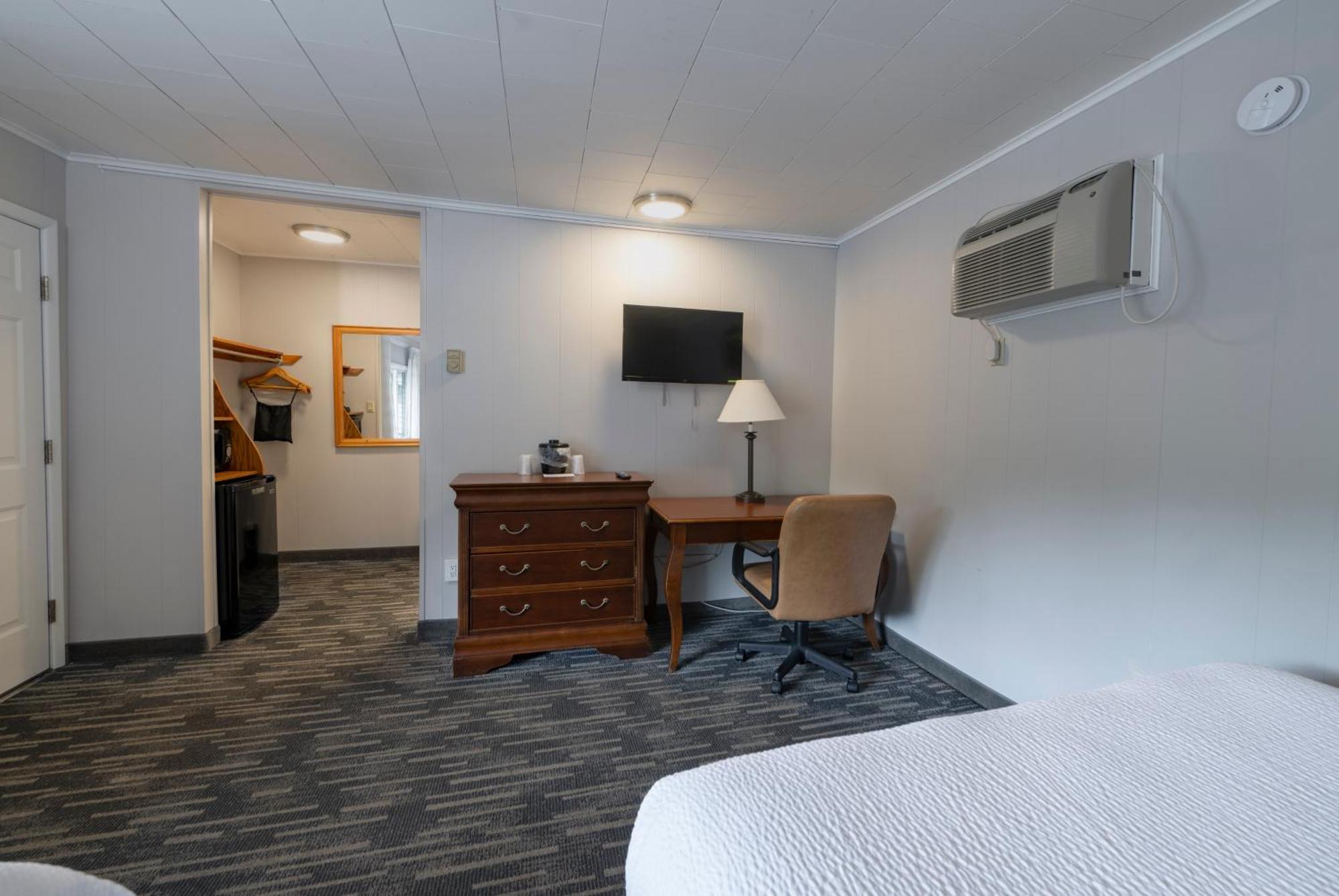 Center Room Queen Double Bed Back of the Building