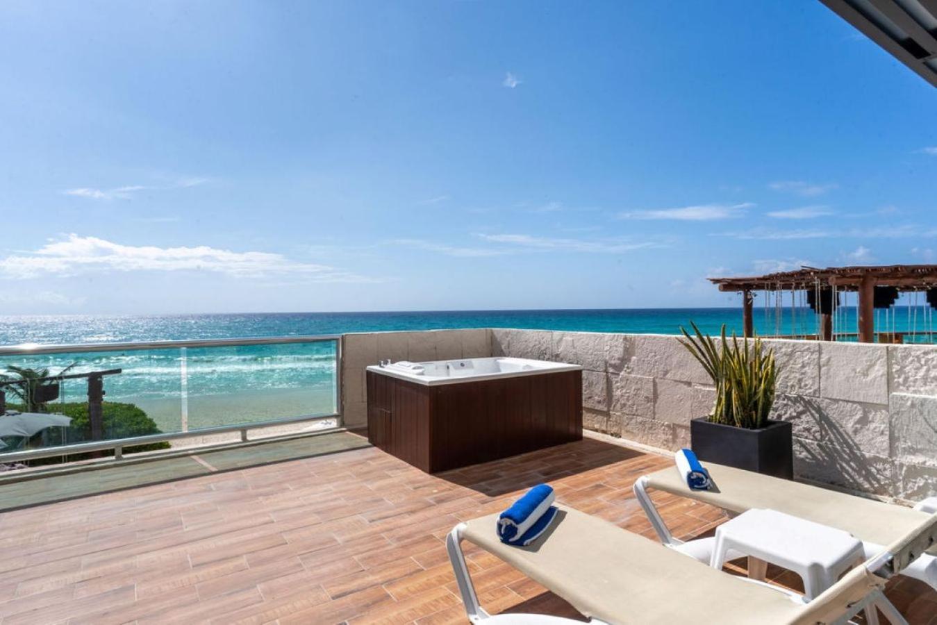 Junior Suite Hot Tub