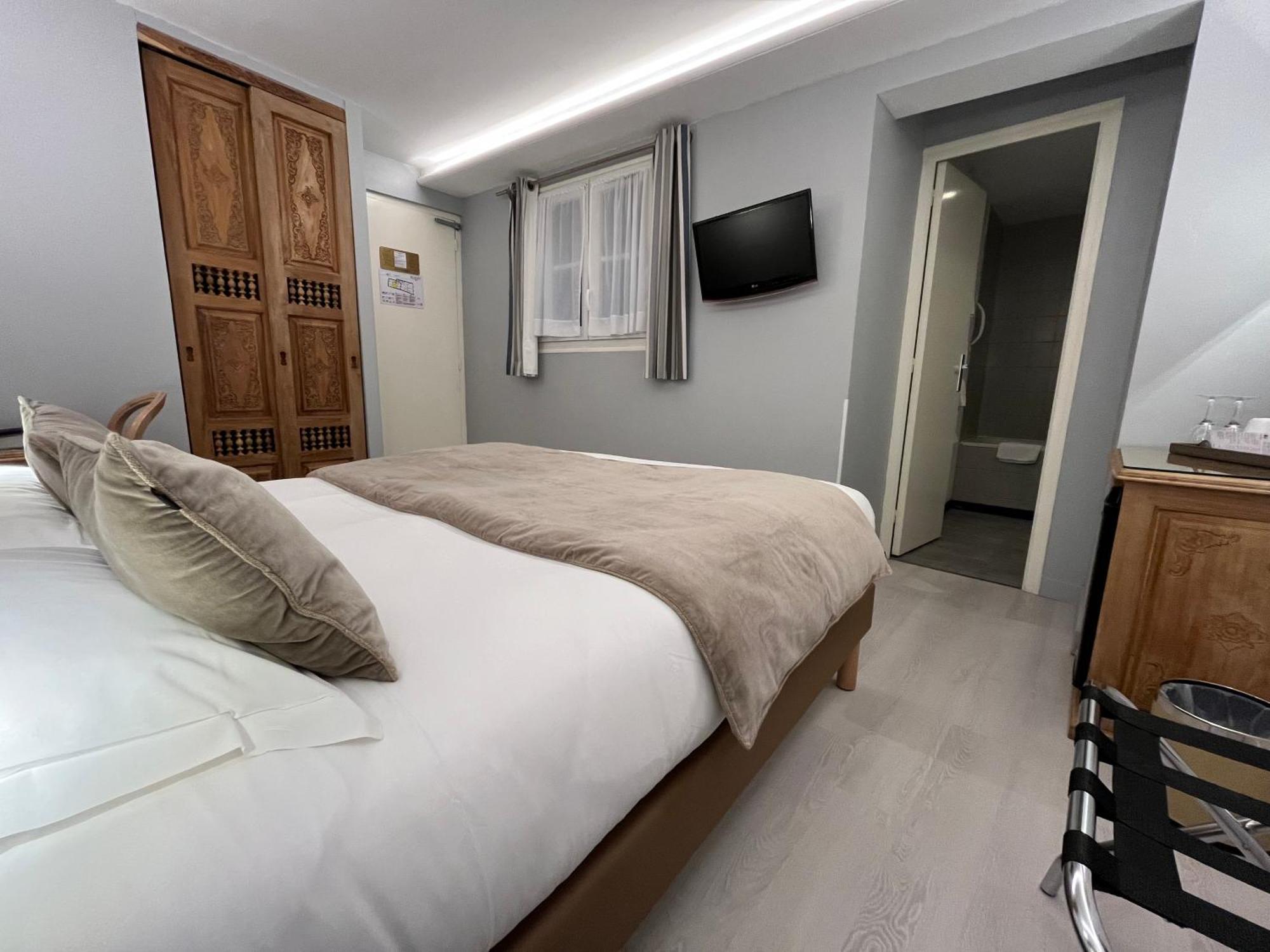 Small Double Room
