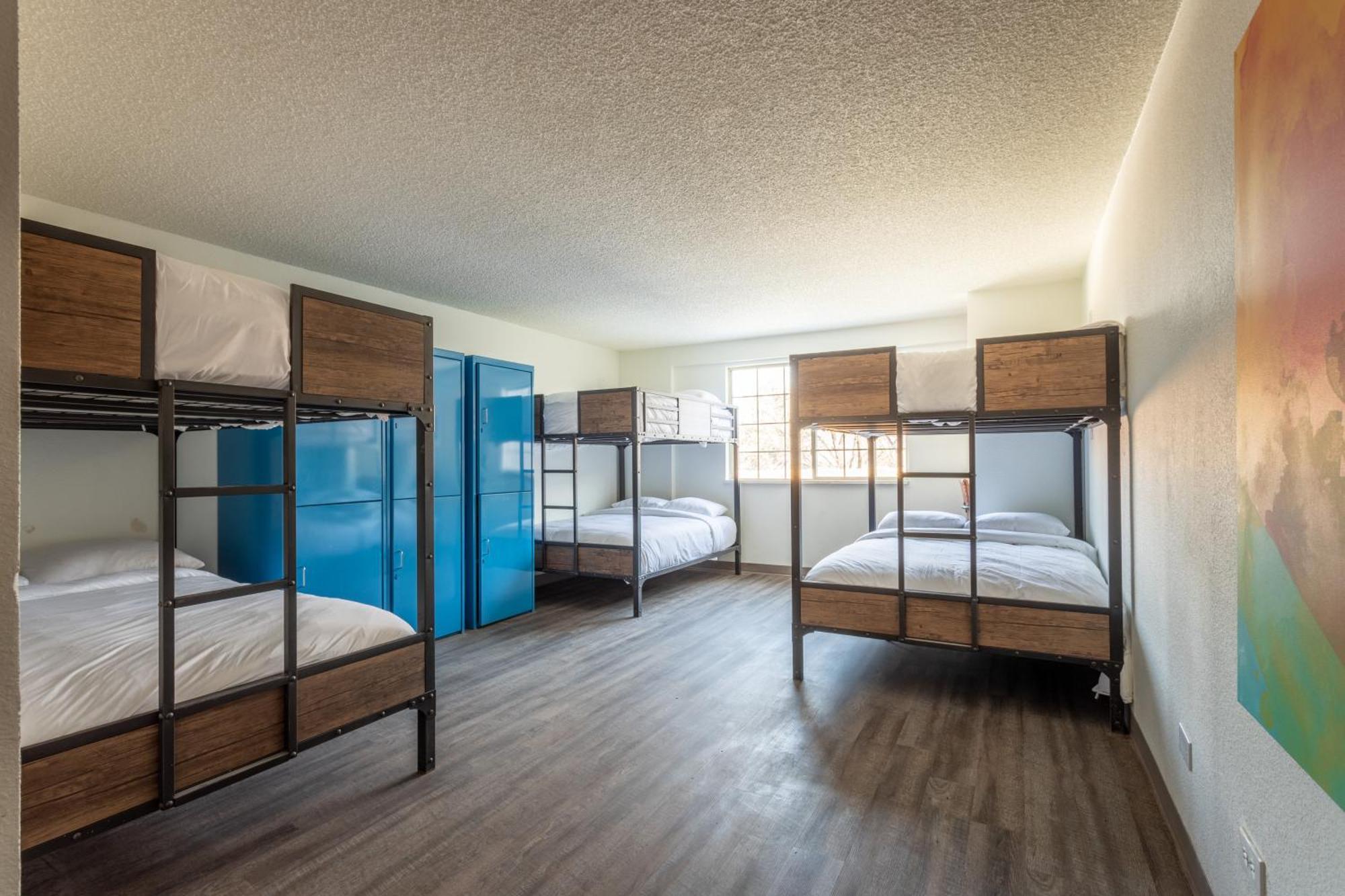 Explorer Room Three Queen Bunk Beds Non-Smoking