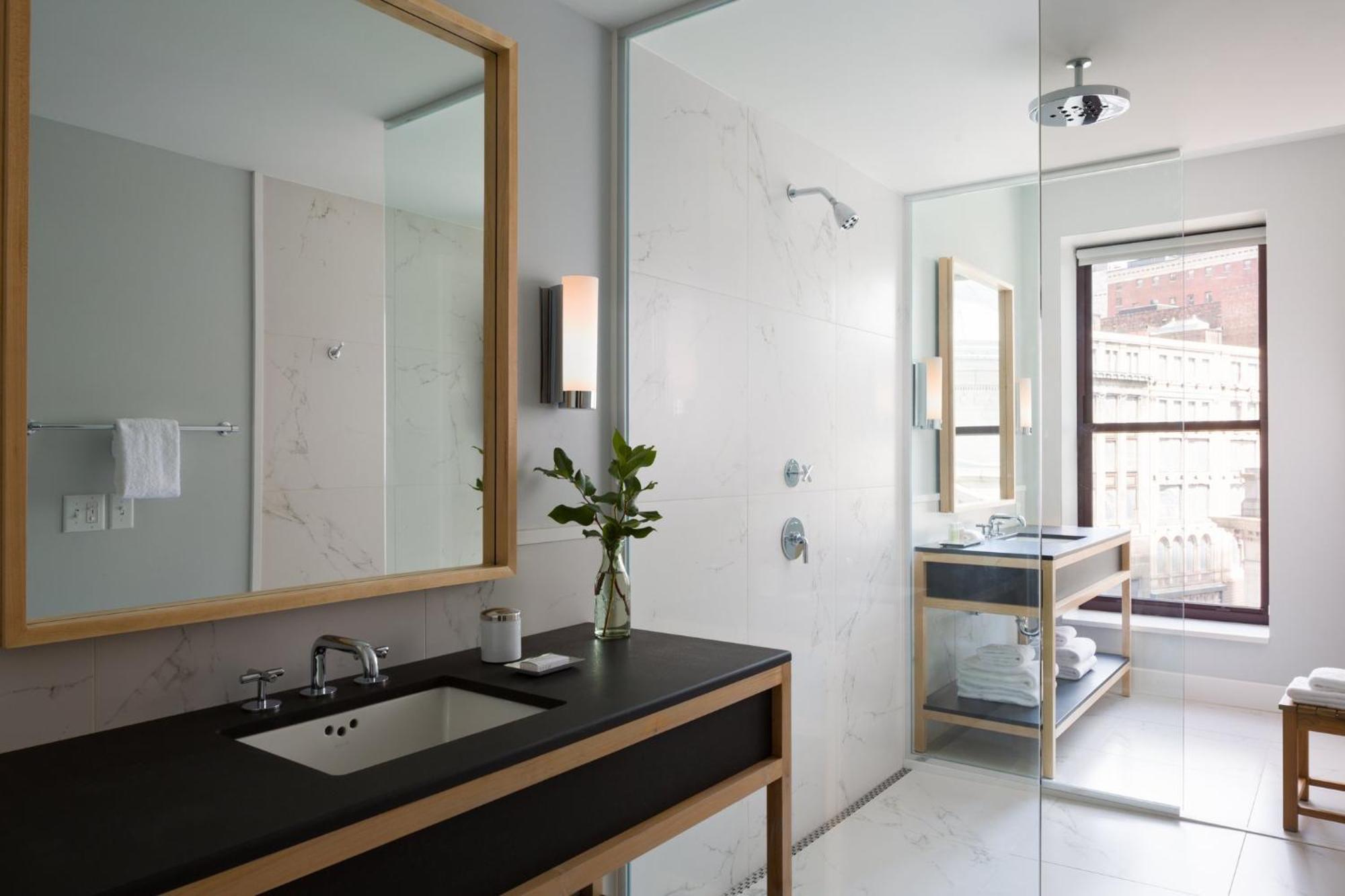 Premium King Room Walk Shower City View