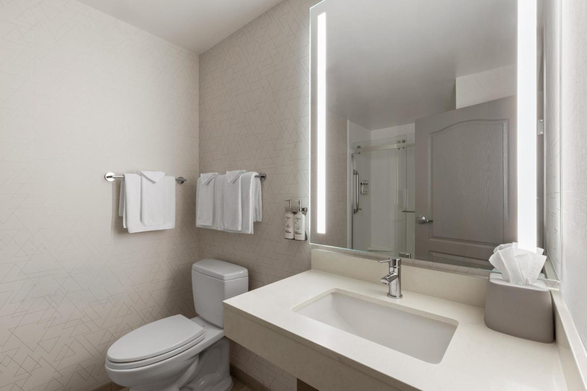 Room Two Beds Hearing Accessible Non-Smoking