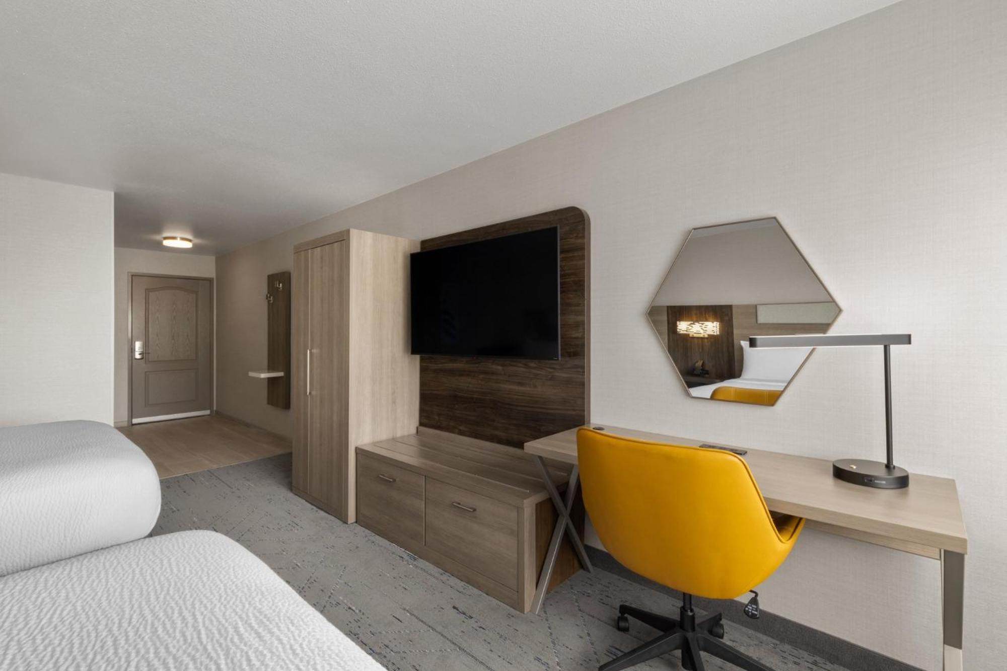 Room Two Beds Hearing Accessible Non-Smoking