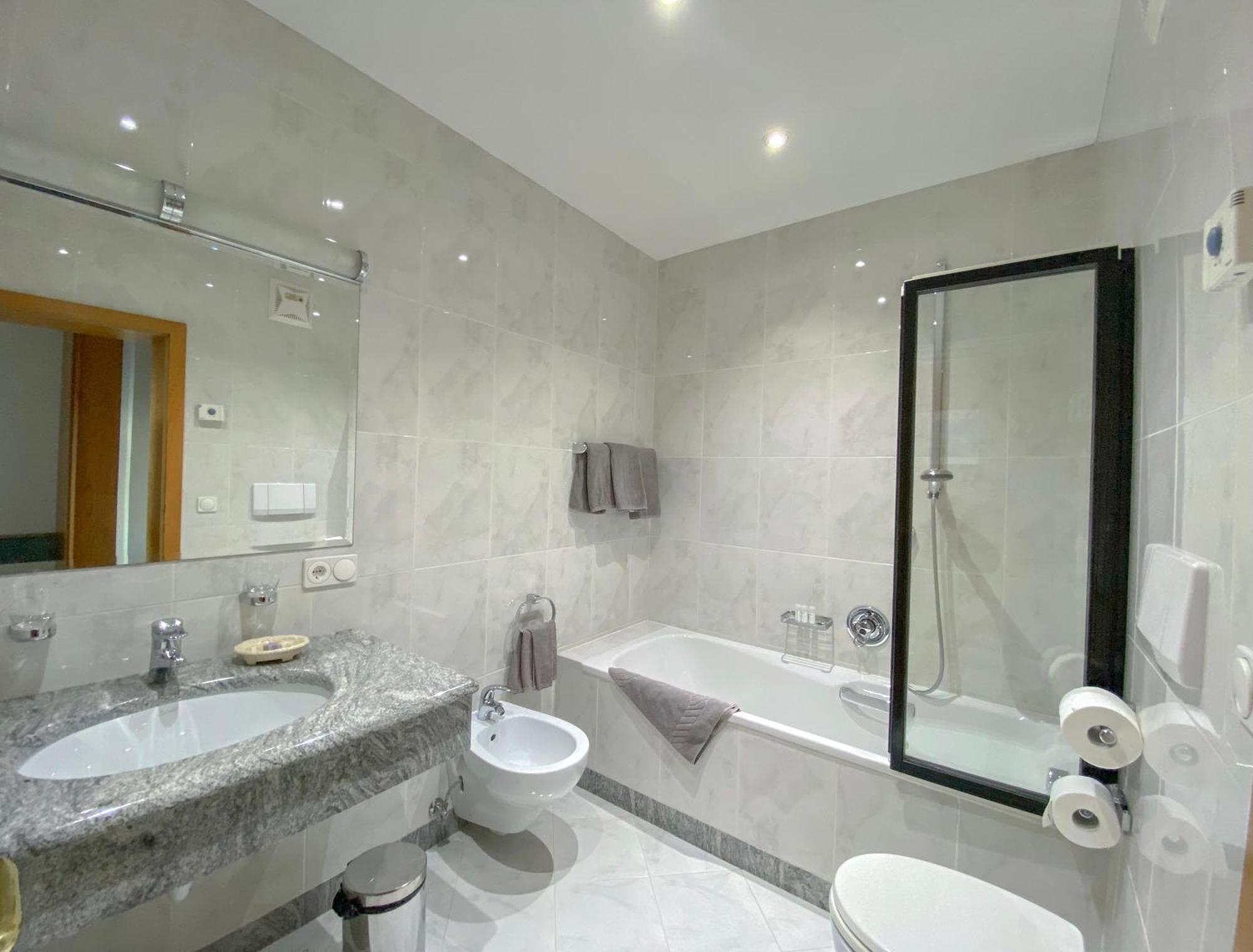 Double Room Private Bathroom