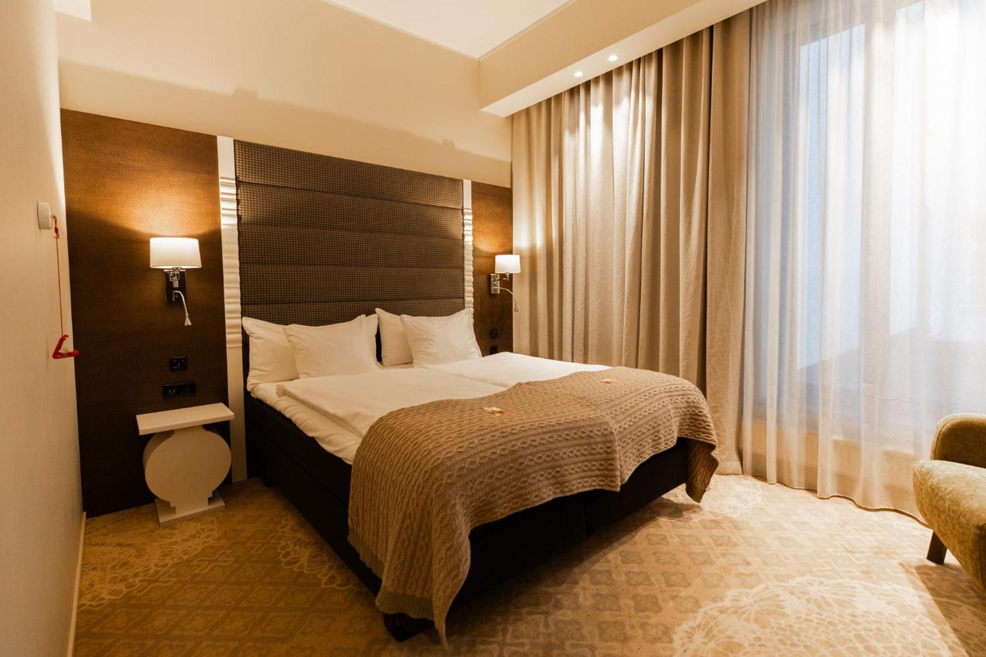 Double Room Spa Access – Accessible