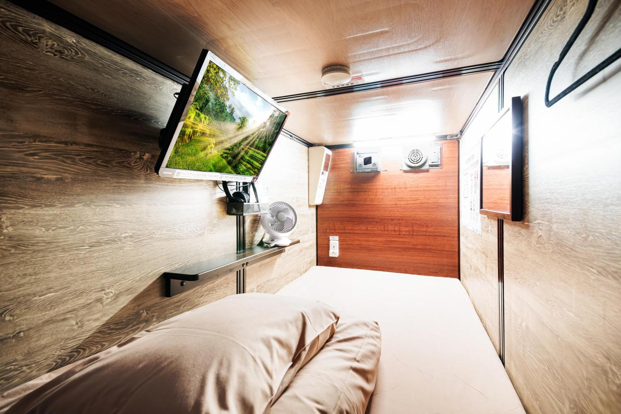 Women-Only Capsule Room Non-Refundable