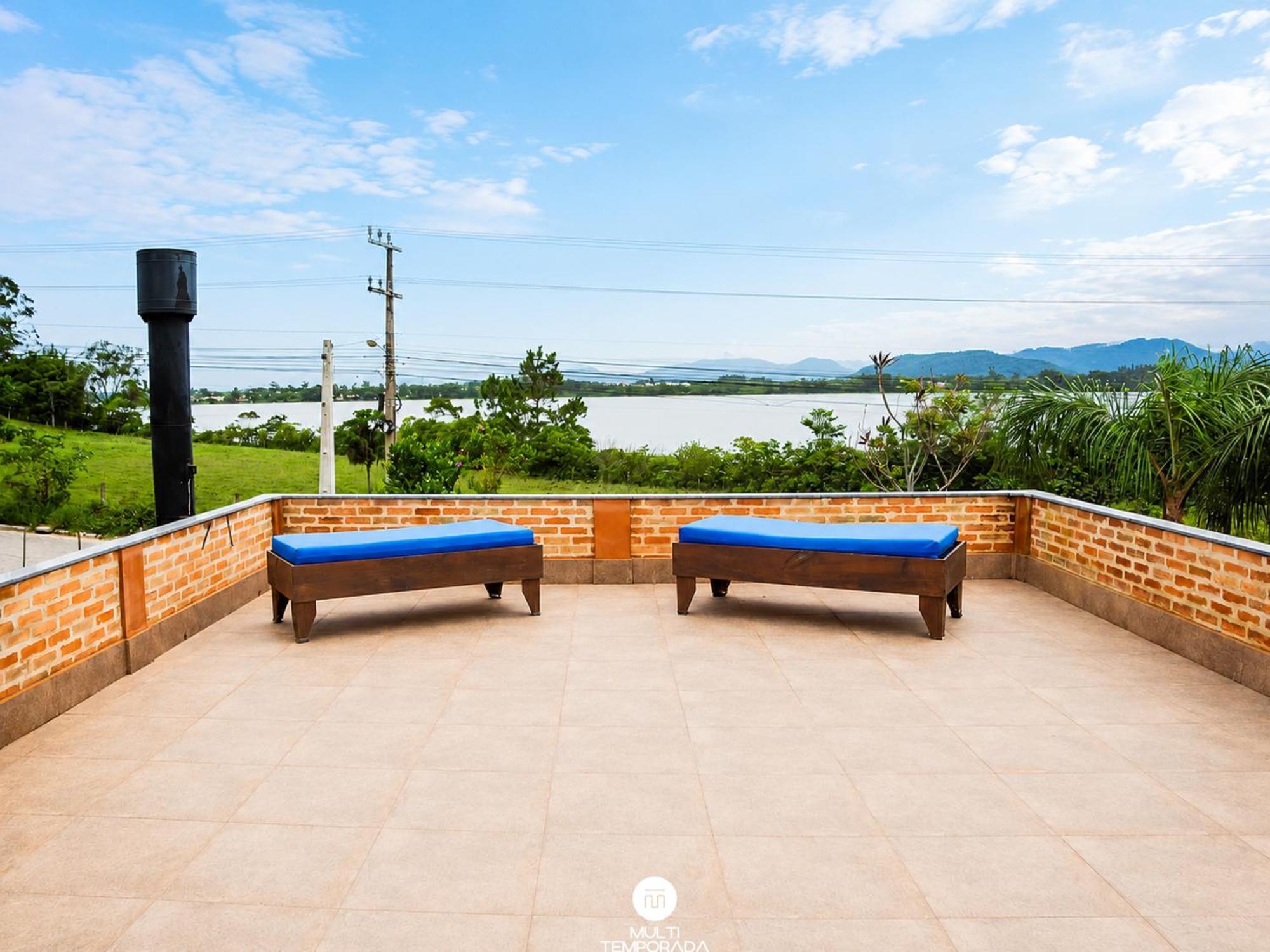 Studio Pool View