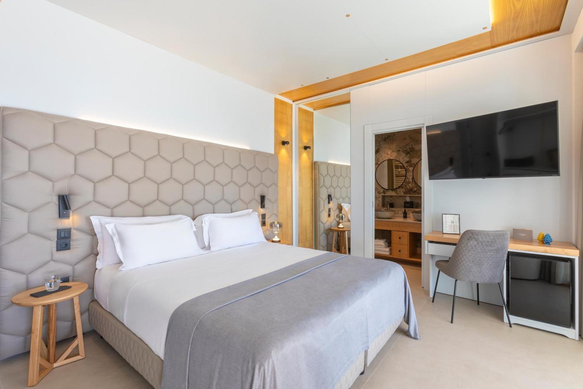 Double or Twin Room Garden View