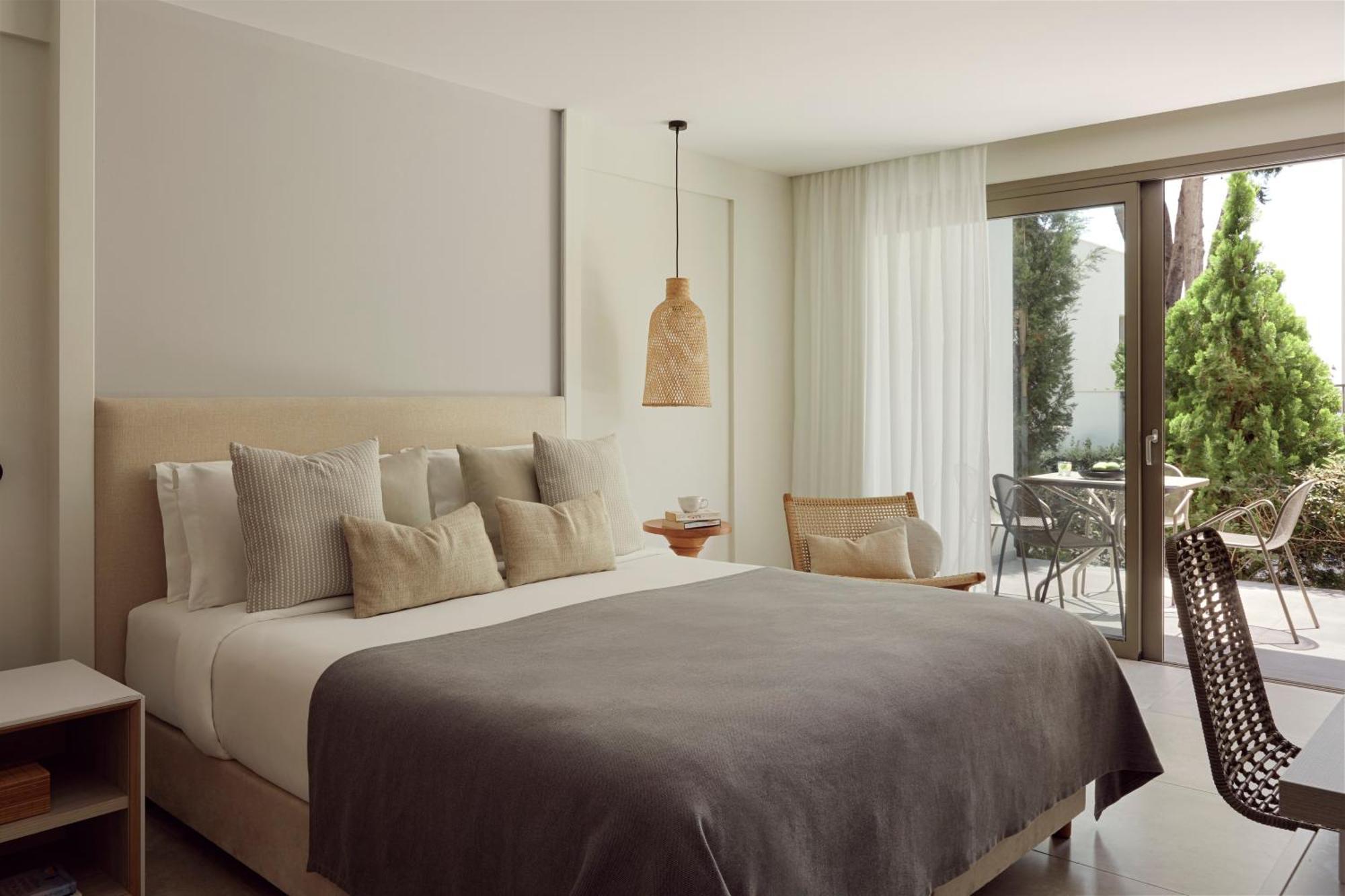 One-Bedroom Suite Inland View