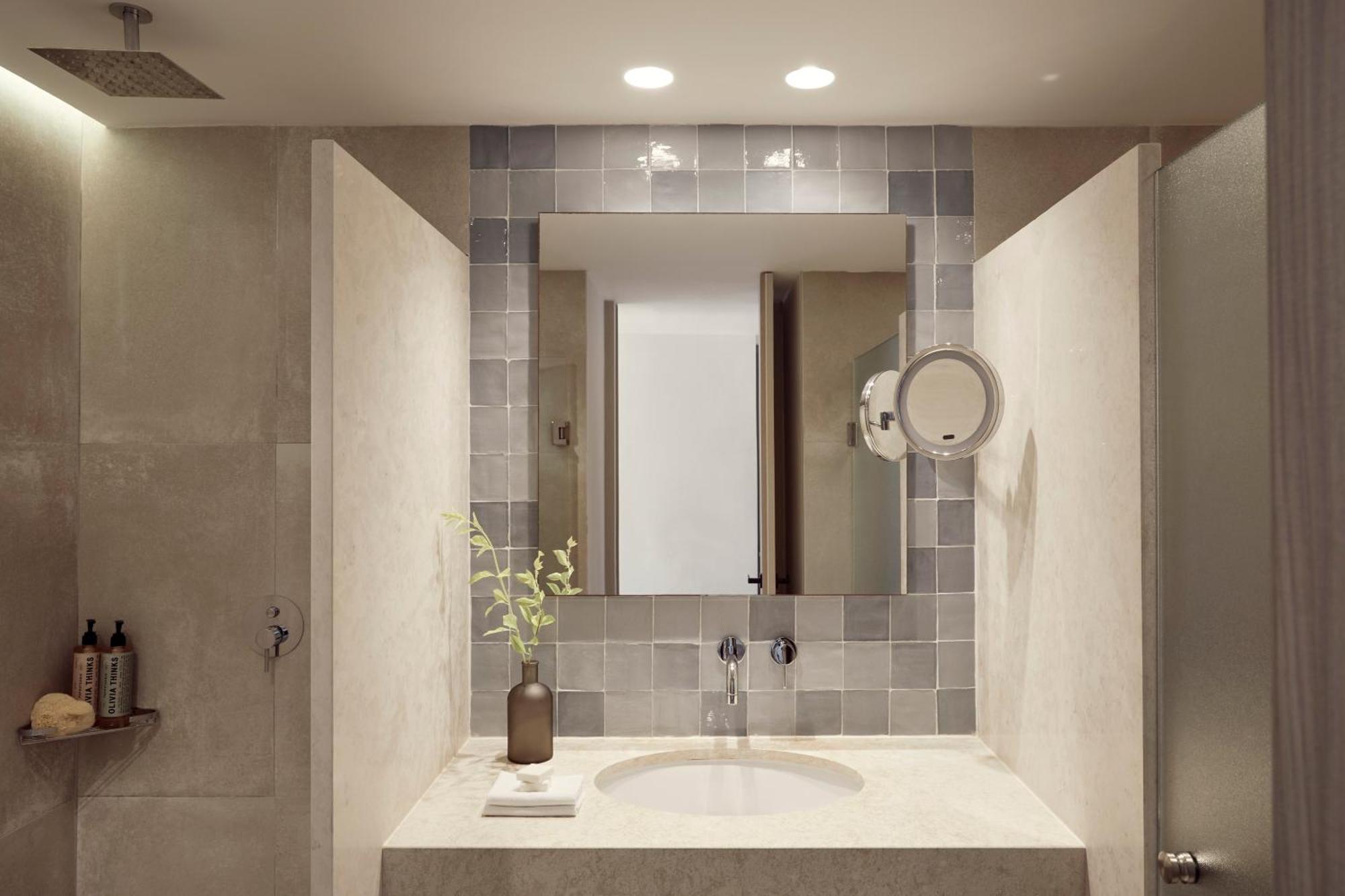 One-Bedroom Suite Inland View