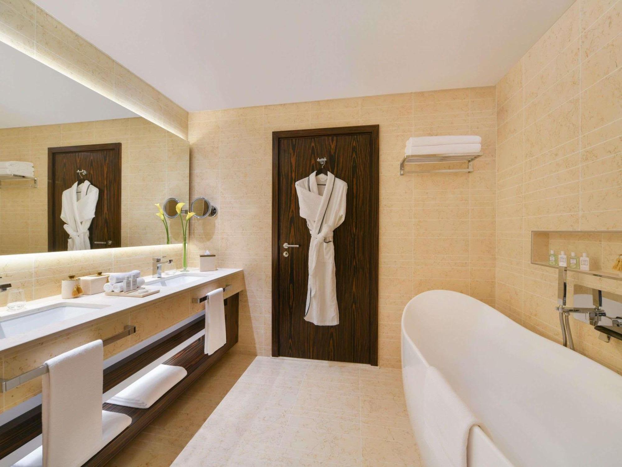 Deluxe Room Twin Beds