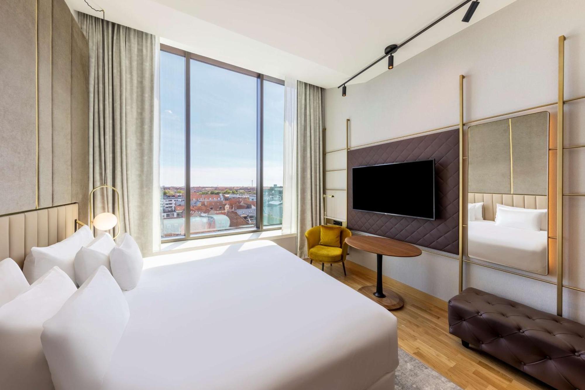 Deluxe City View Room