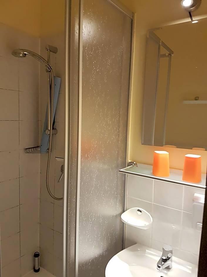 Double or Twin Room Shower