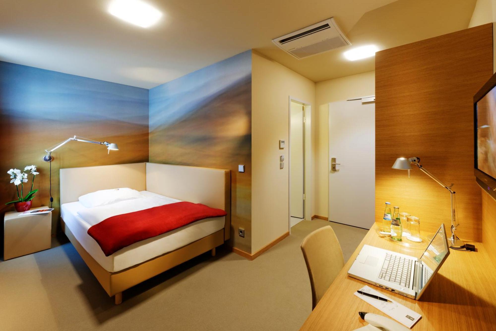 Standard Single Room,678939072:JPEG