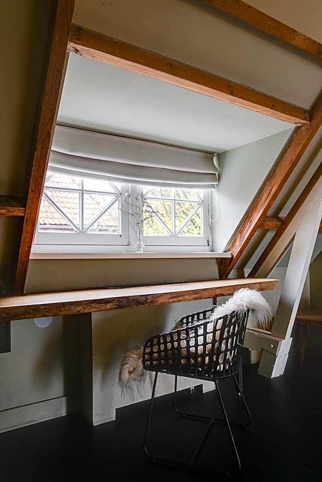 Bedstead Room