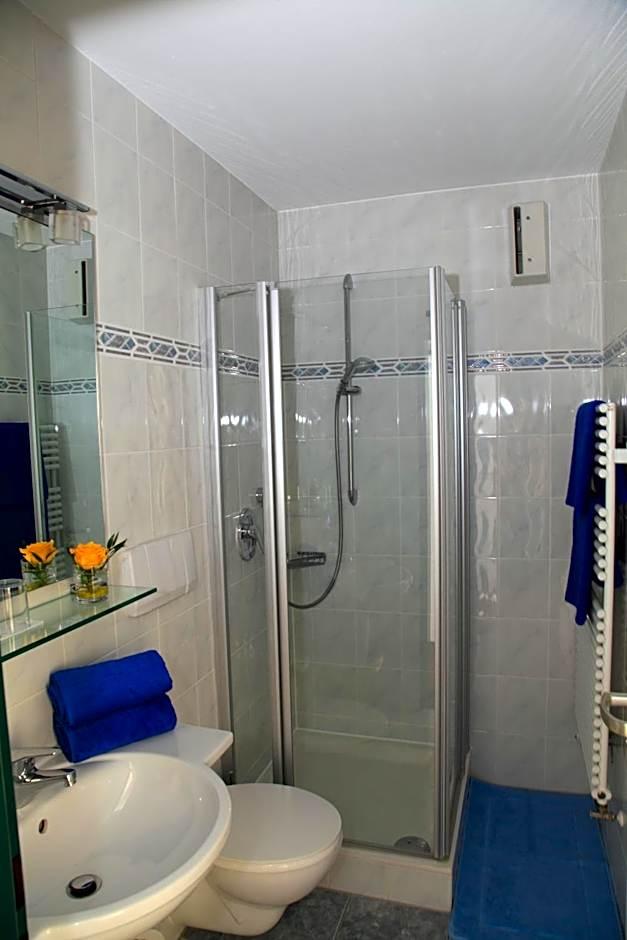 Double Room Shower