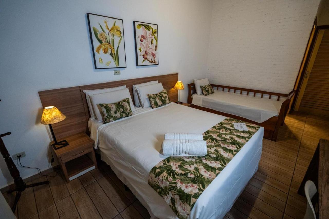 Quarto Quádruplo com Vista da Montanha