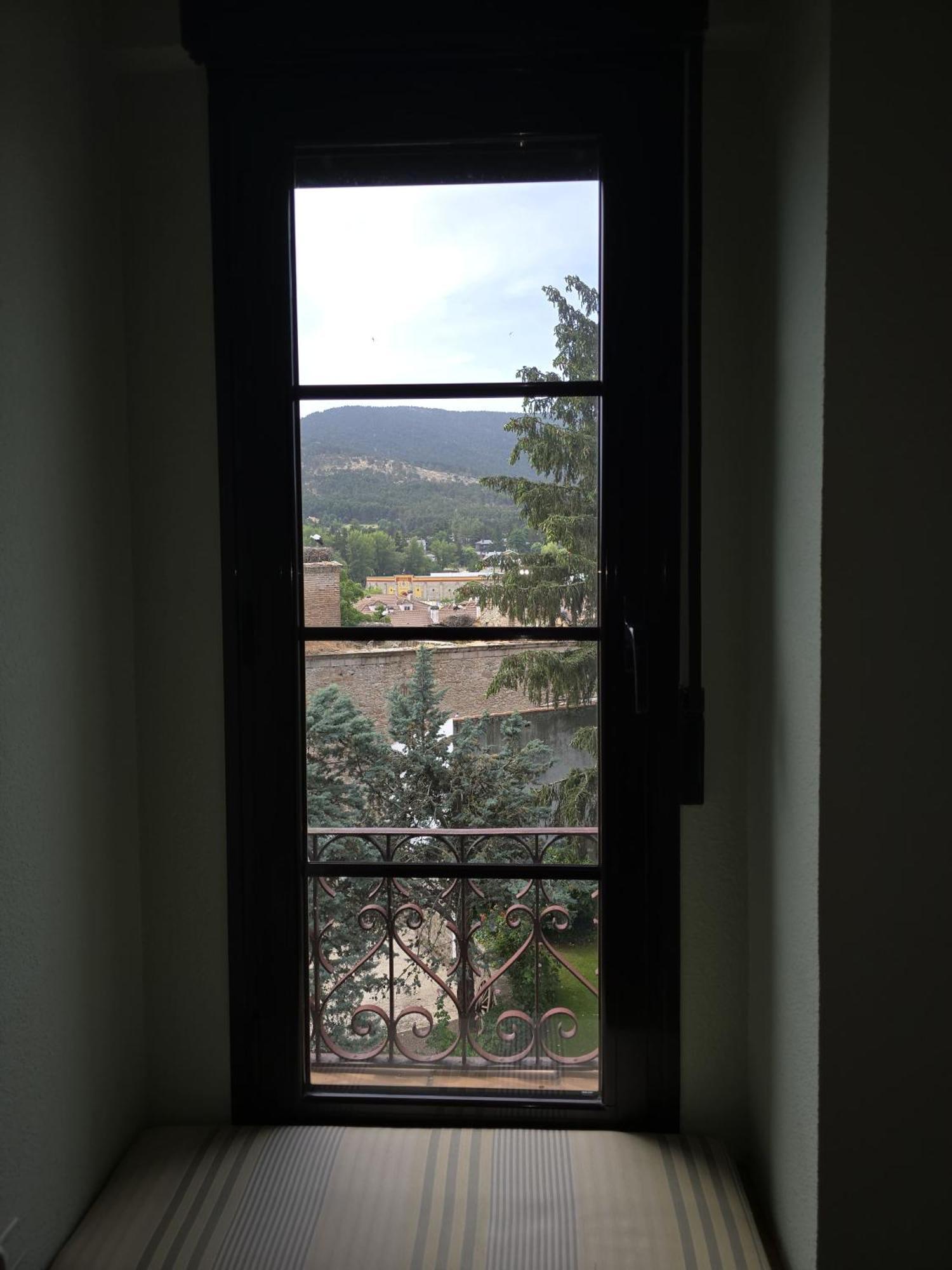 Double or Twin Room Mountain View