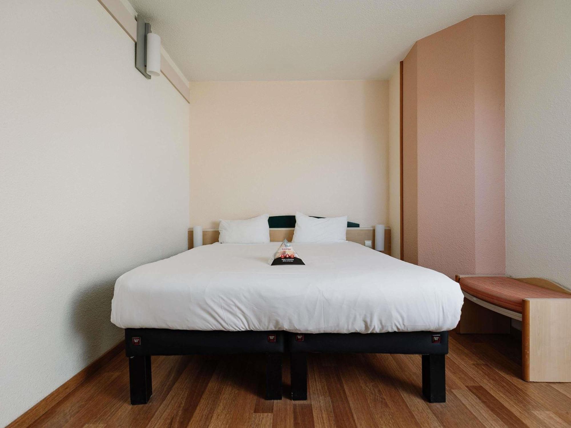 Triple Room One Double Single Bed or Three Single Beds