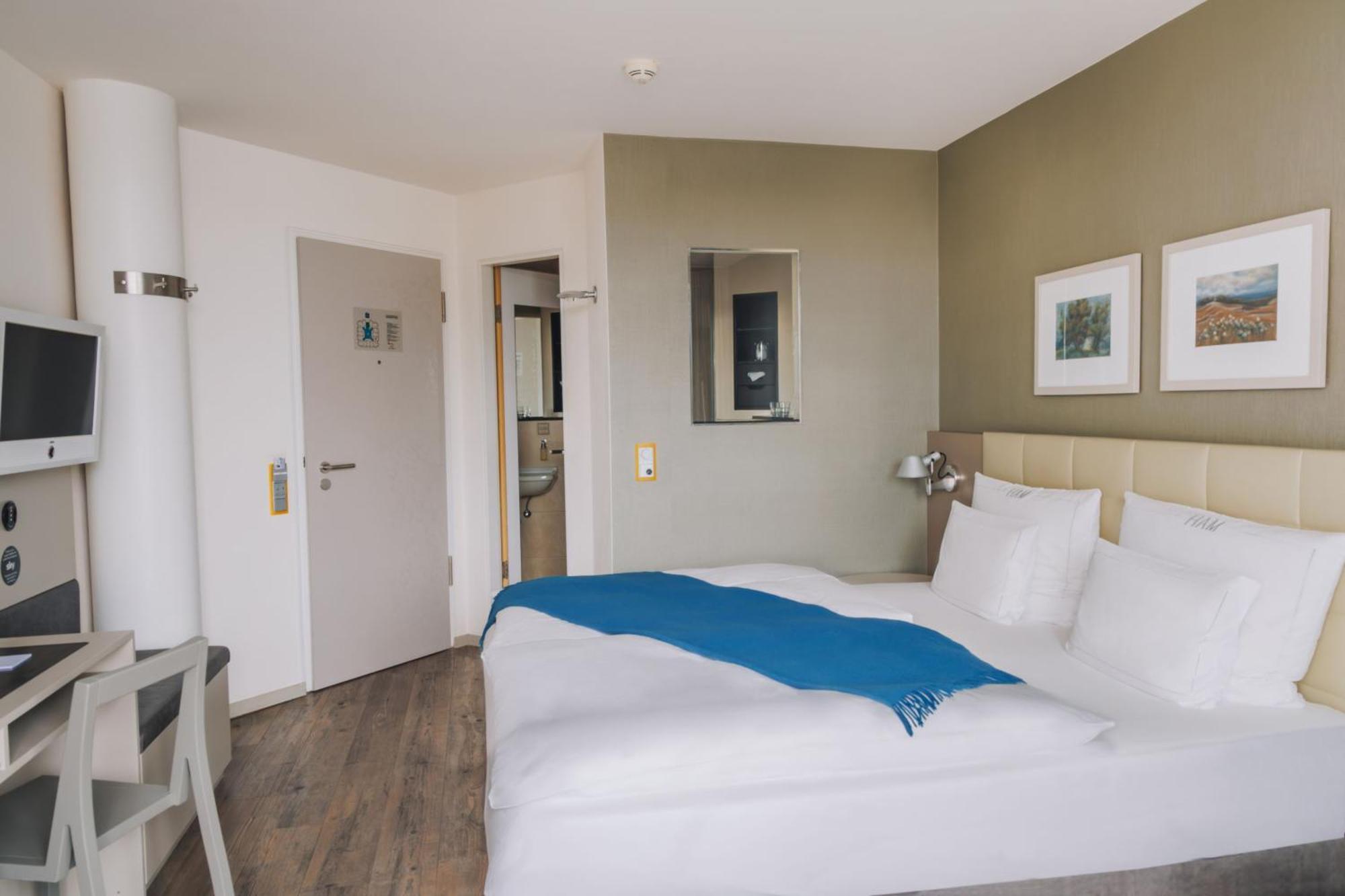 Double Room Balcony Side Sea View