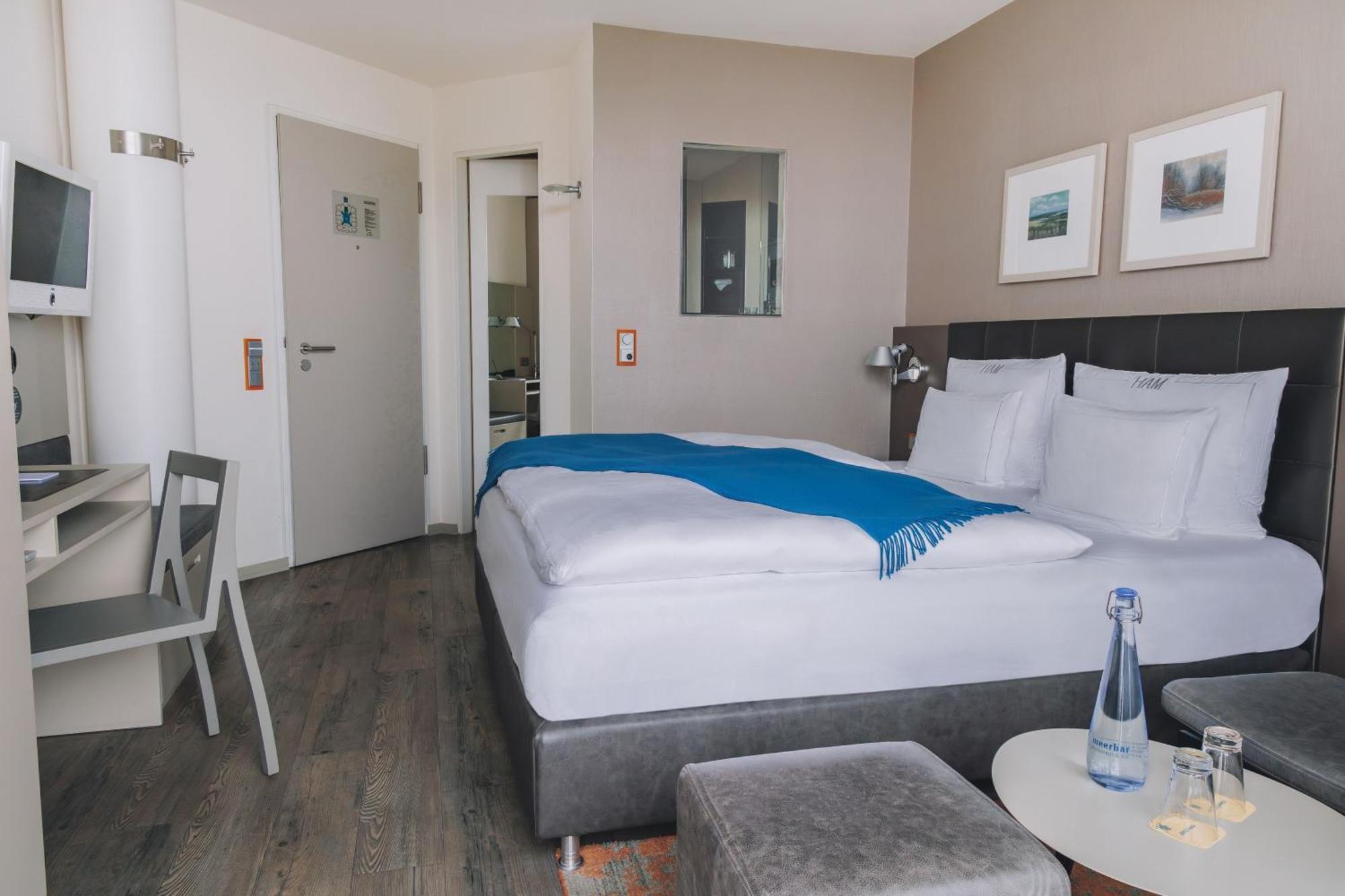 Double Room Balcony Side Sea View