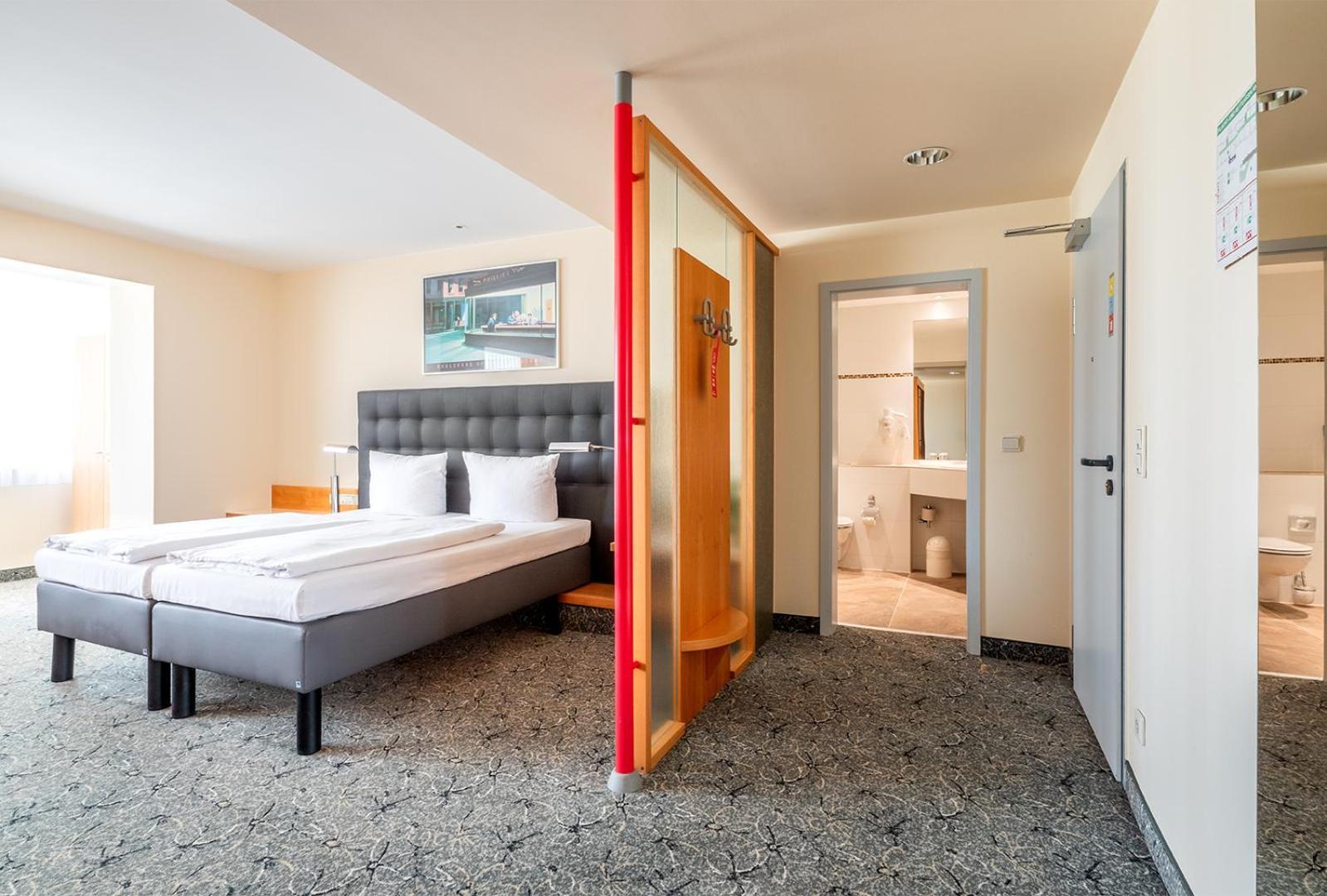 Deluxe Double or Twin Room Kitchenette