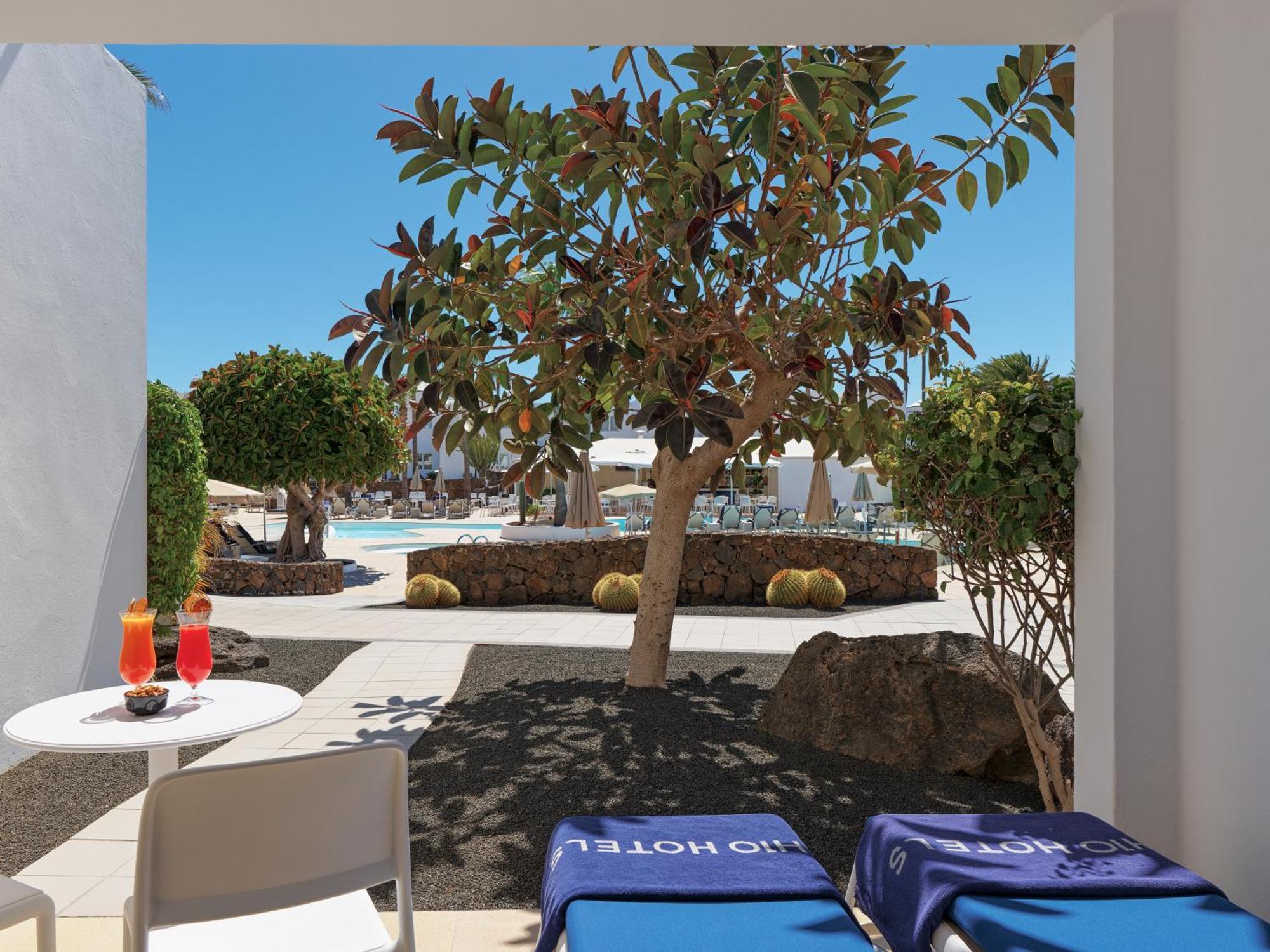 Suite Pool View