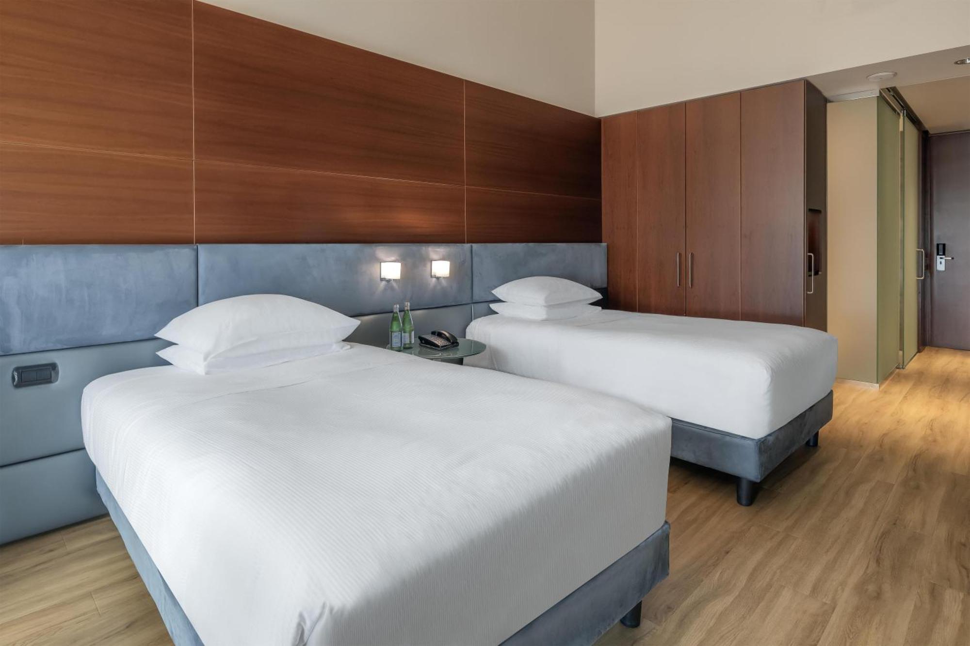 Twin Room Mobility Access