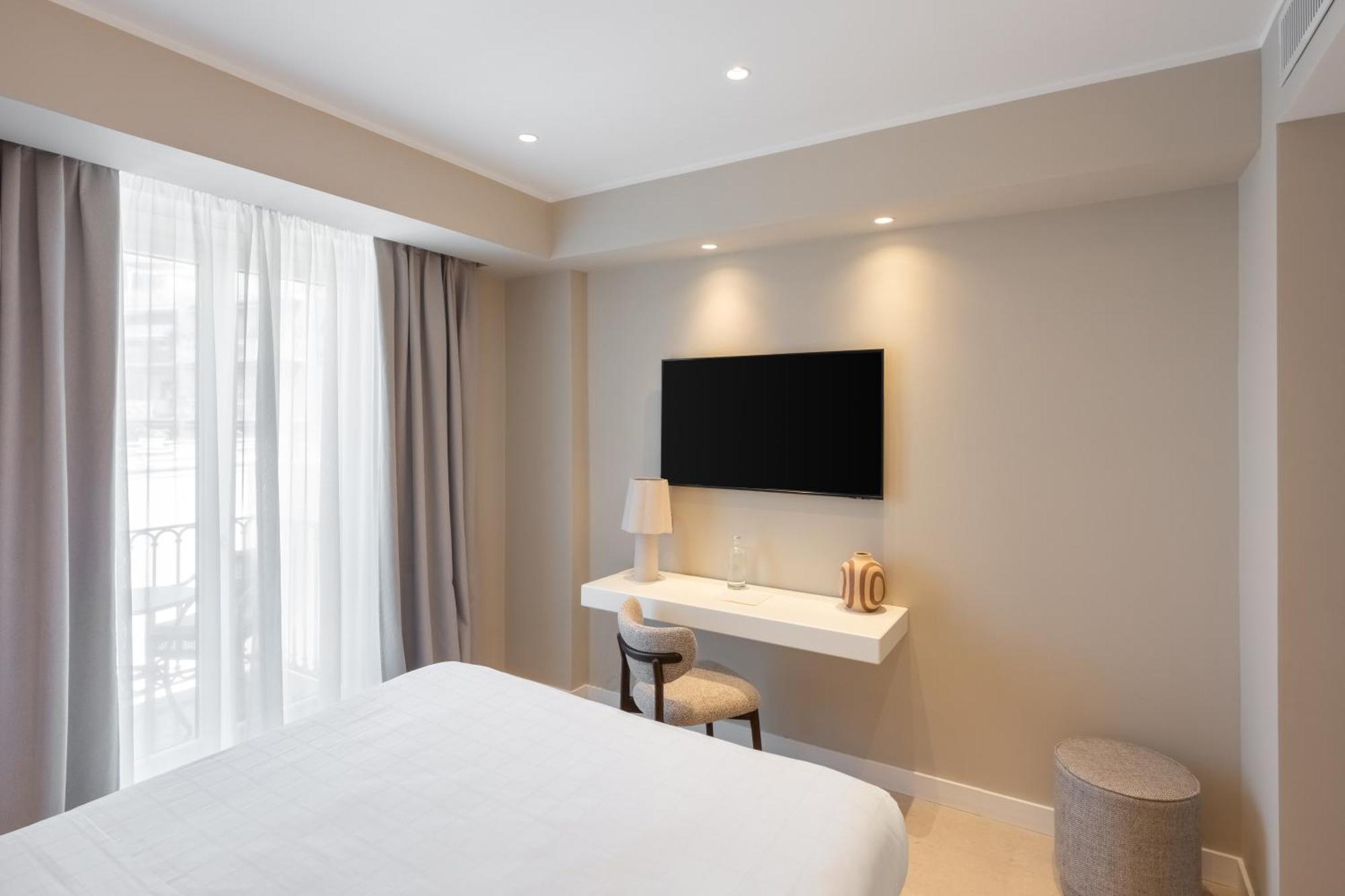 Classic Double or Twin Room Balcony