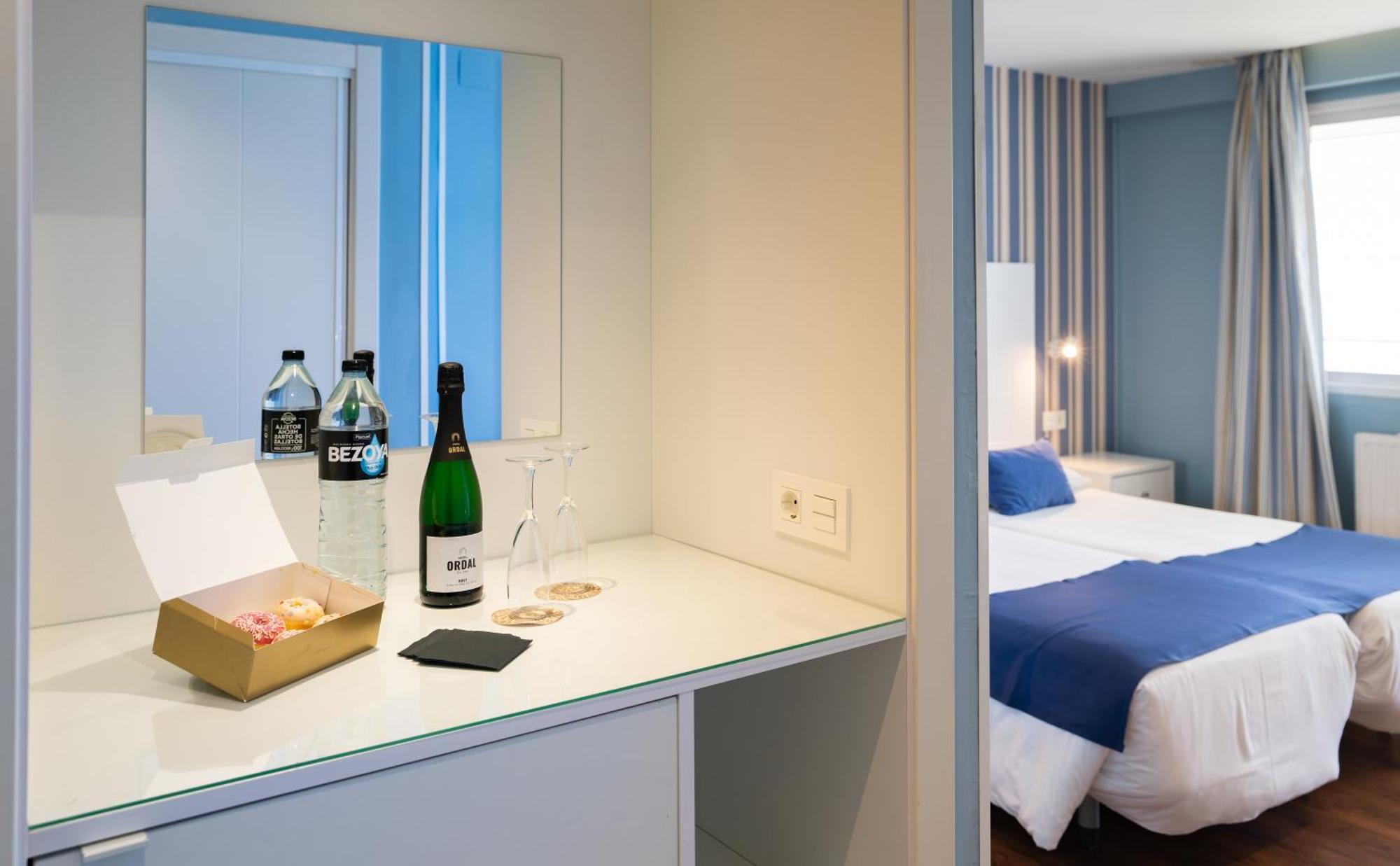 Double Room Pool or Sea View
