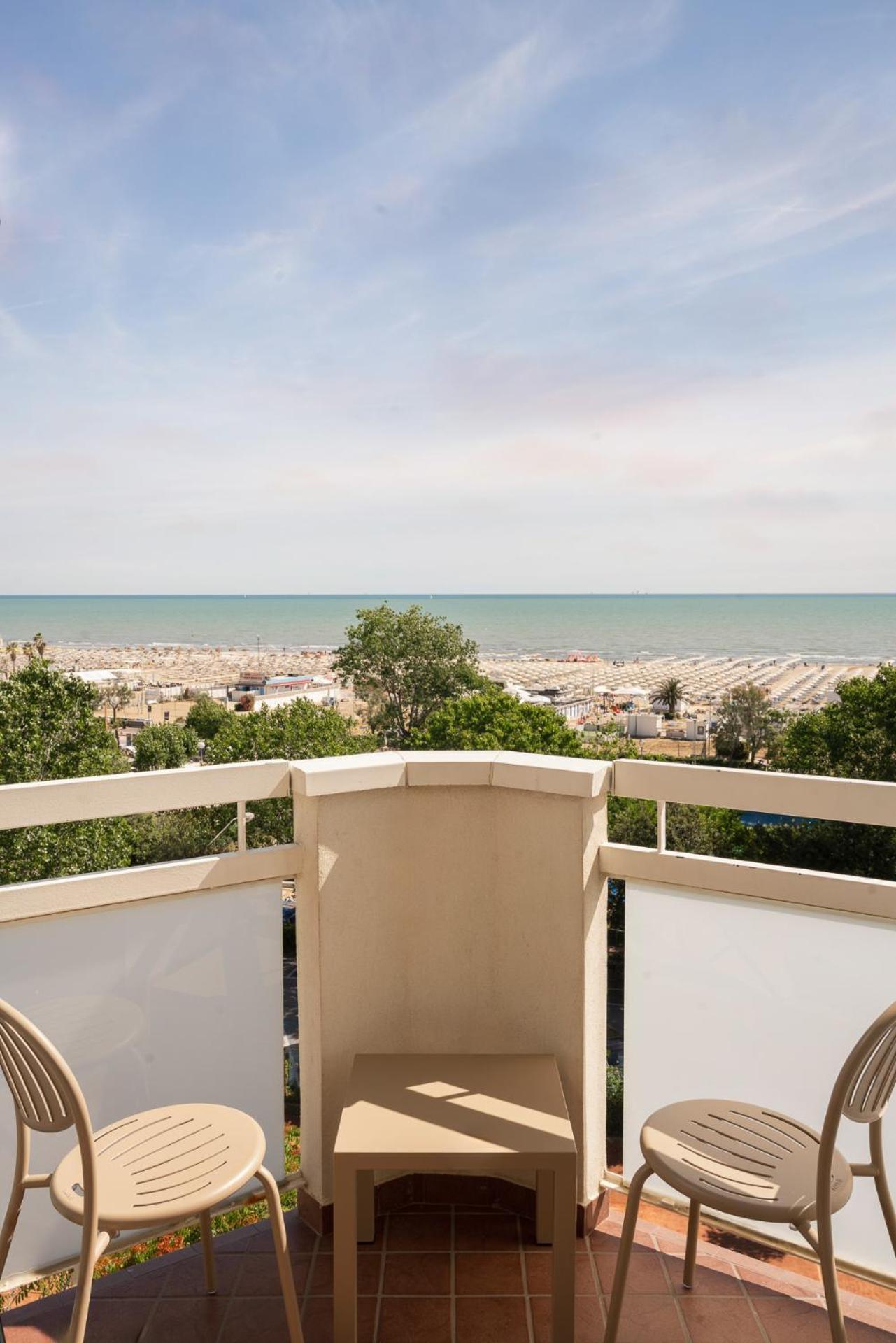 Double or Twin Room Sea View