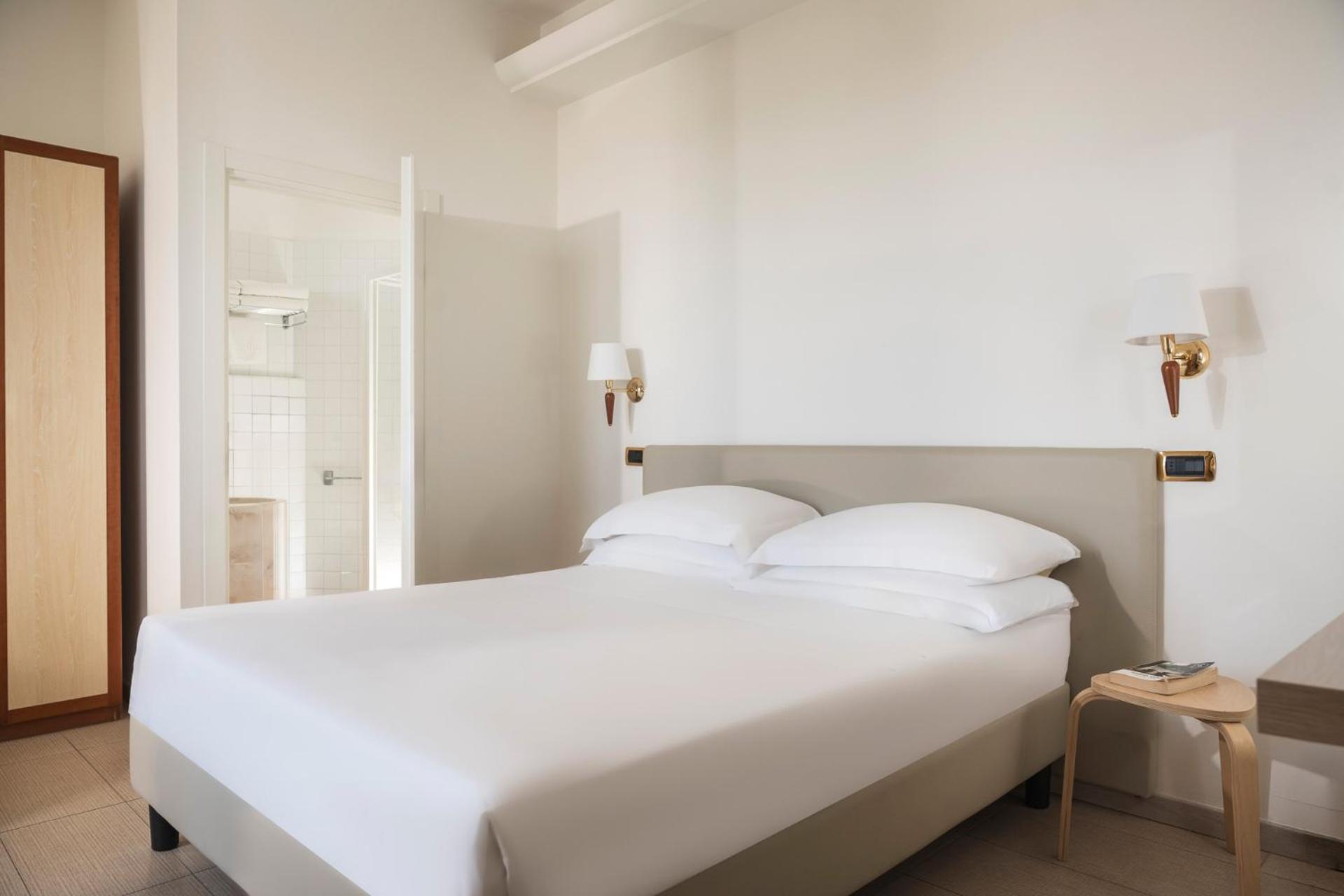 Double or Twin Room Sea View