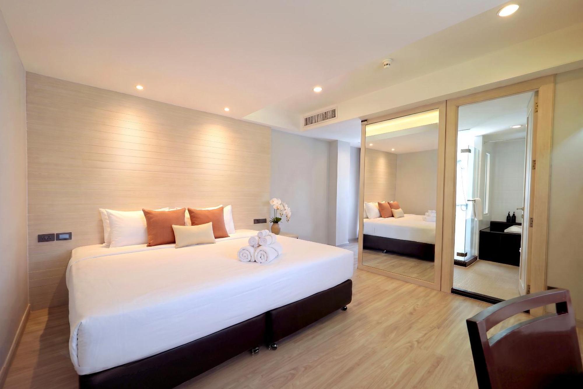 Deluxe Double or Twin Room