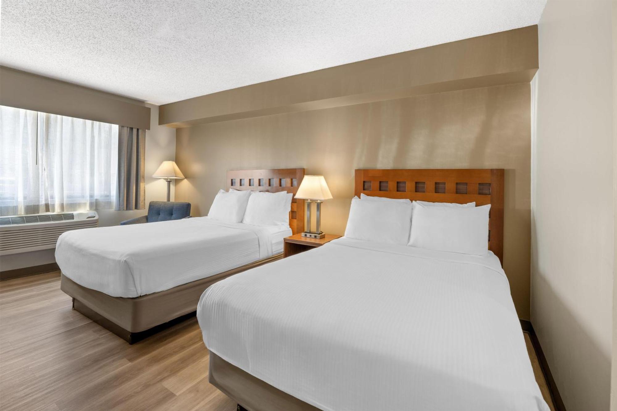 Queen Room Two Queen Beds Non-Smoking or Pet-Friendly
