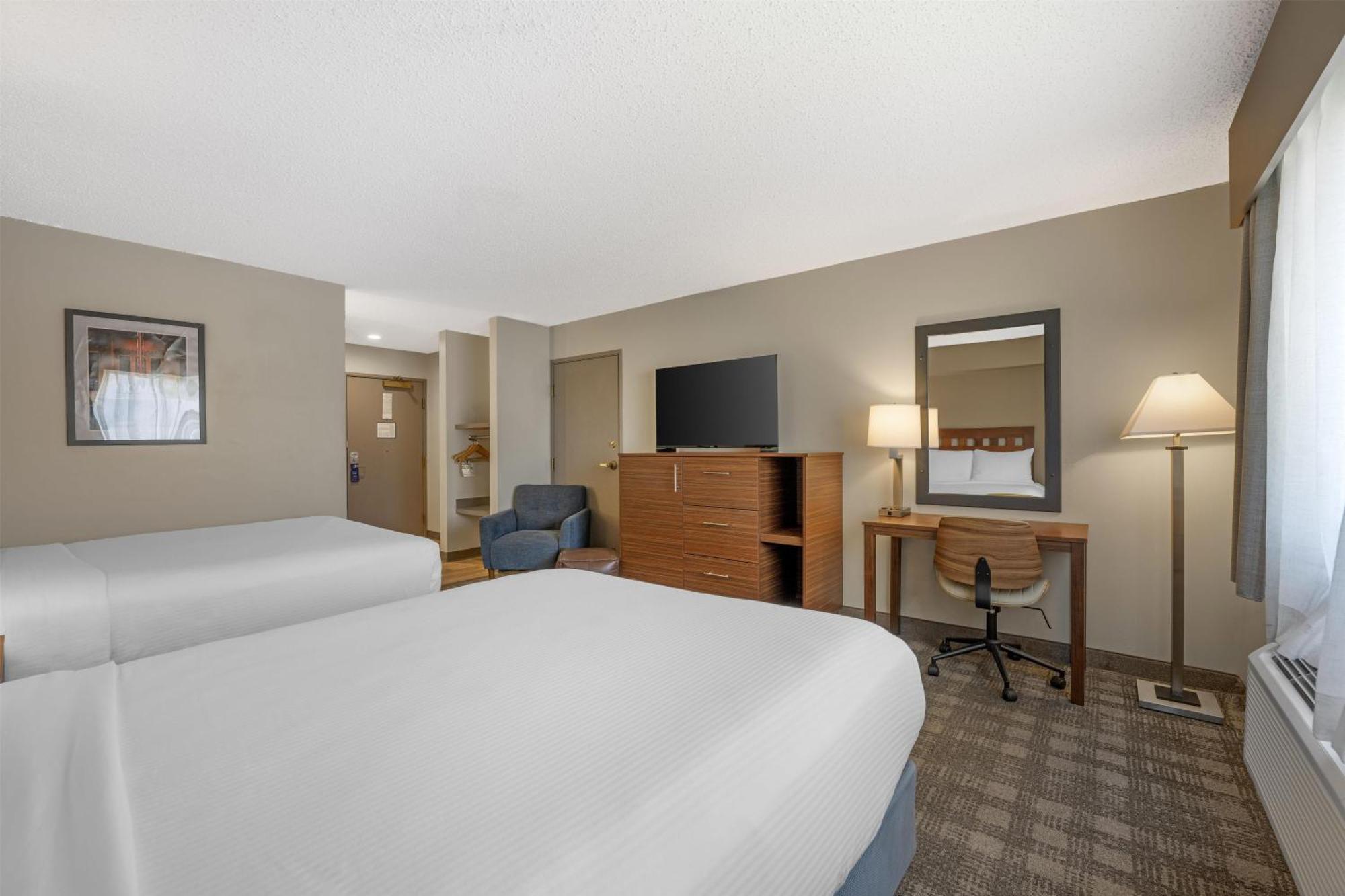 Queen Room Two Queen Beds Roll Shower Disability Access