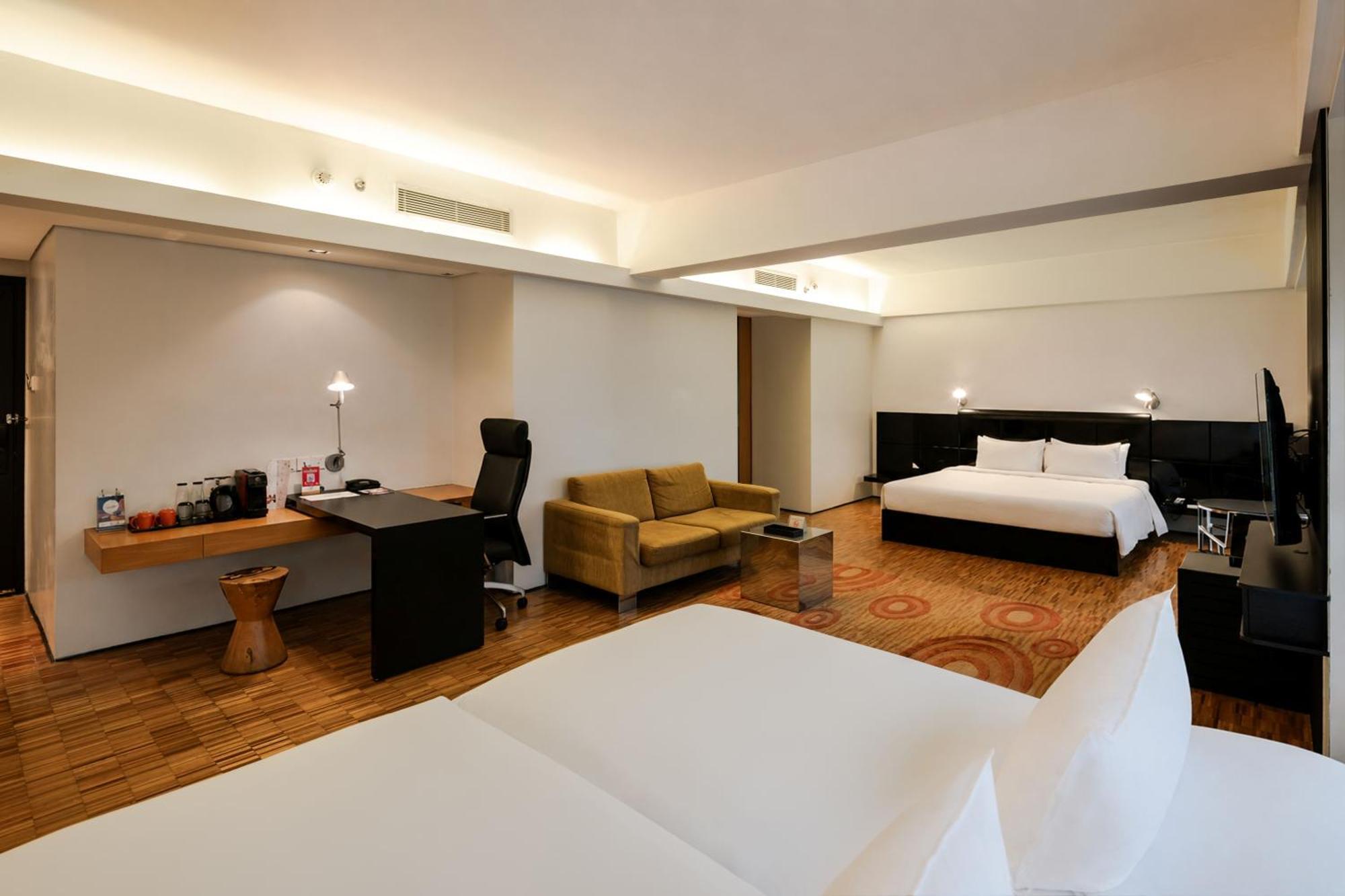 Grand Premier Room