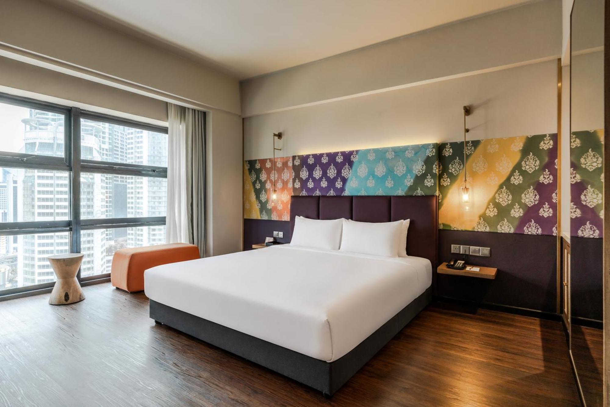 Heritage King Room