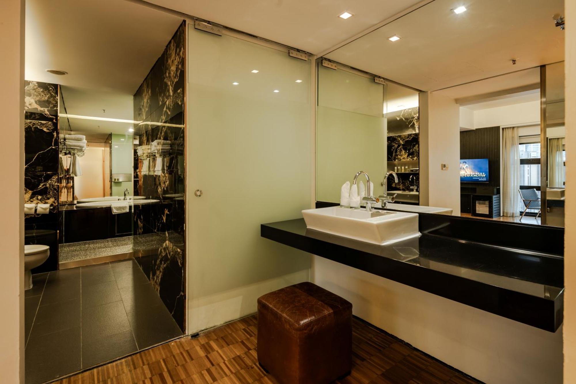 Grand Premier Room