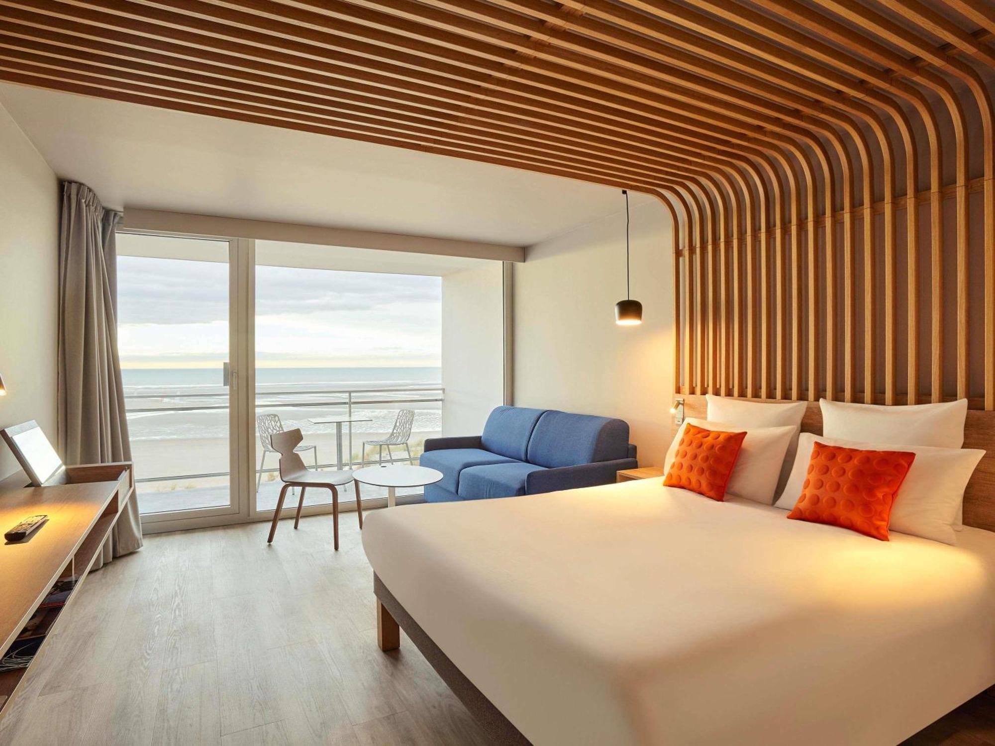 Superior Double Room Sofa Bed Balcony Sea View