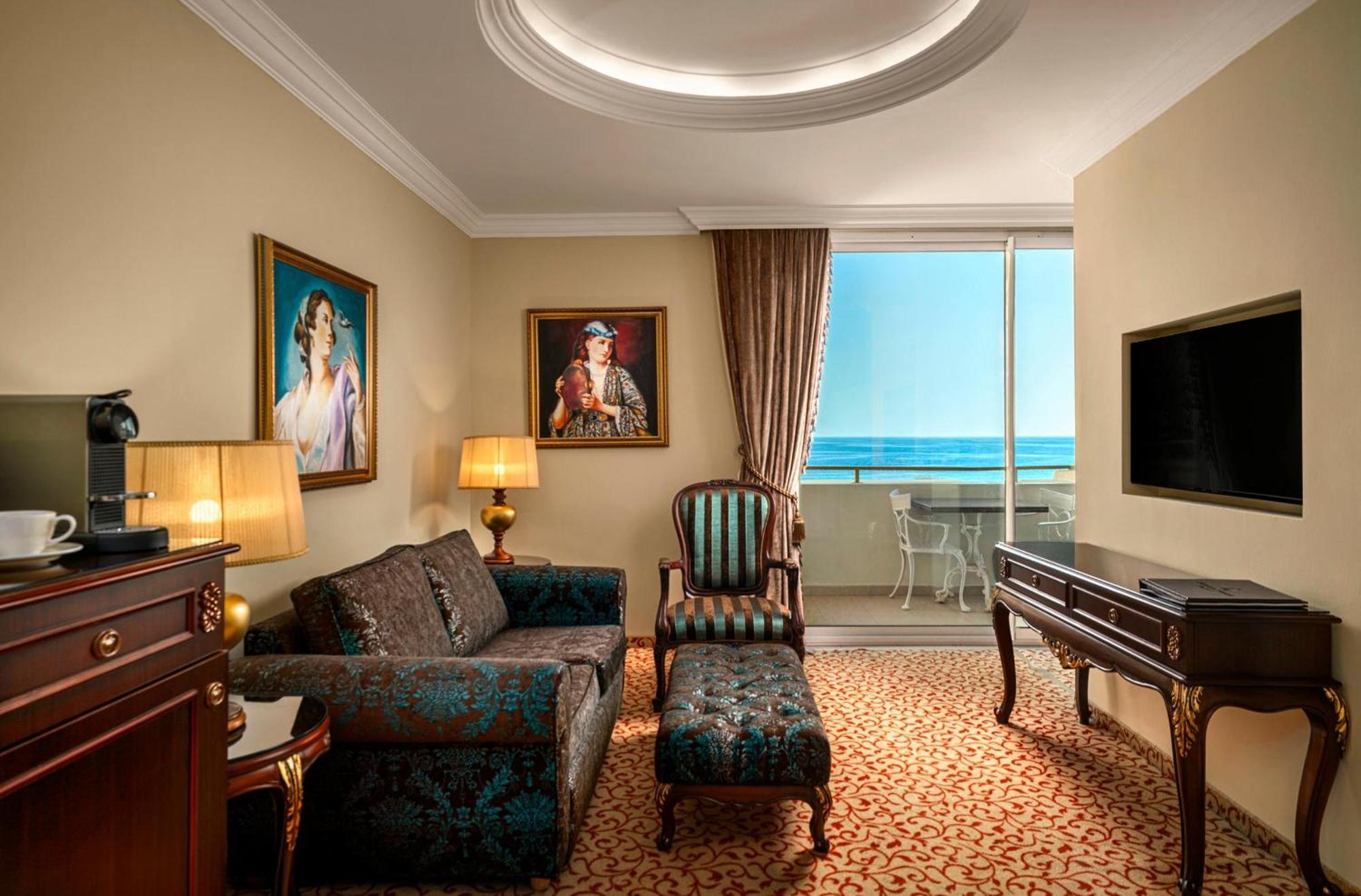 Luxury Suite