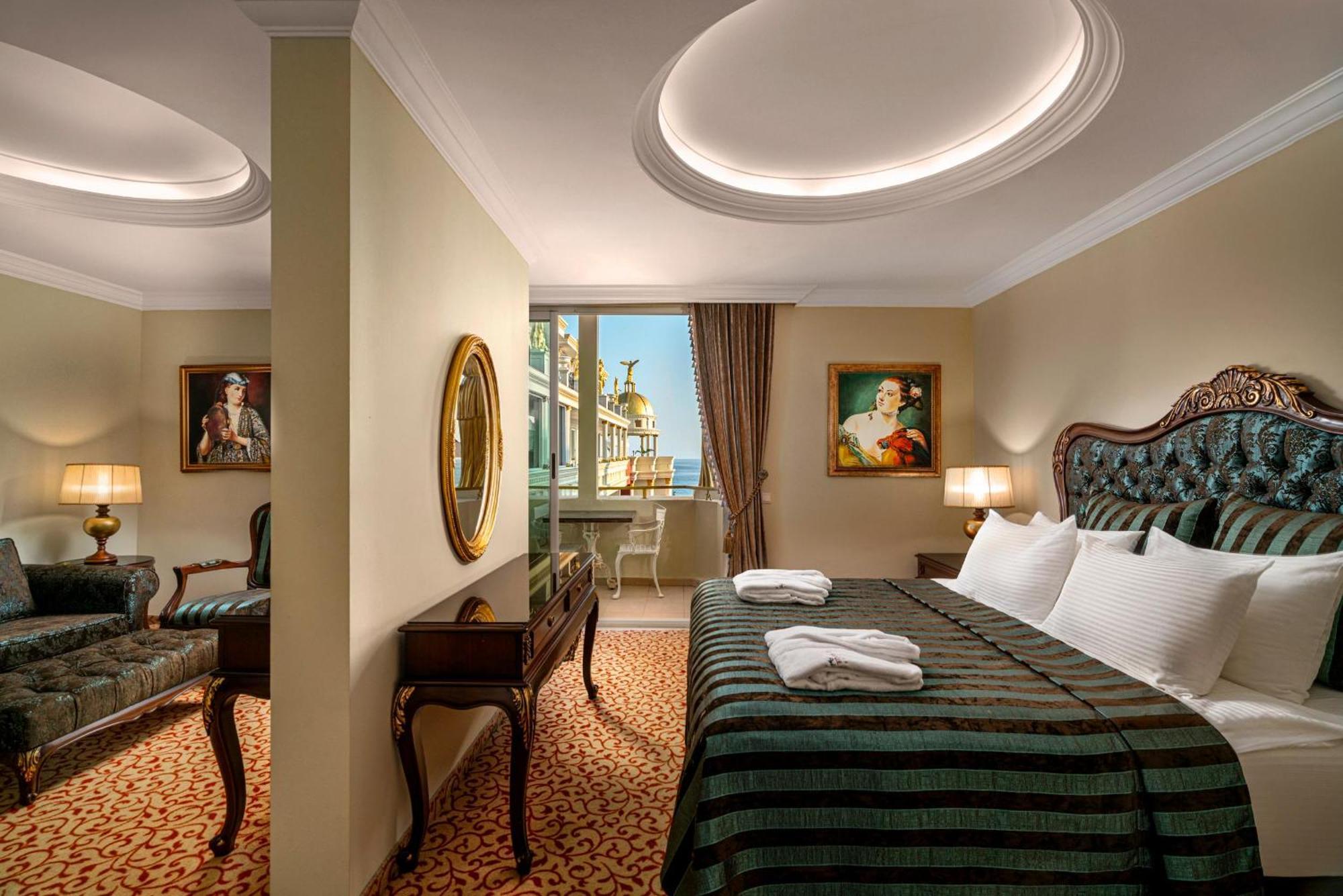 Luxury Suite